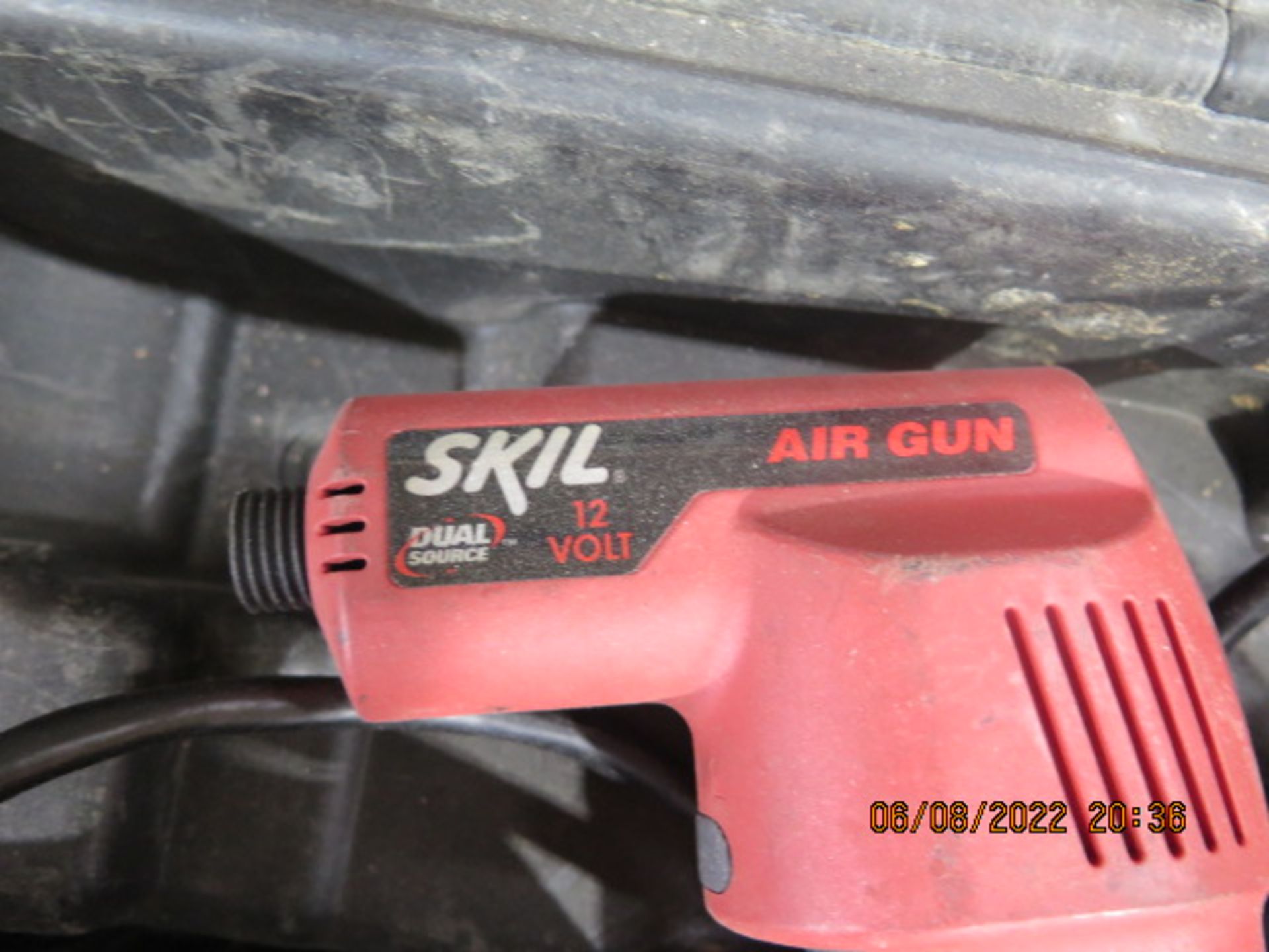 Skil Cordless Air Gun and Light w/ Charger (SOLD AS-IS - NO WARRANTY) - Image 6 of 6