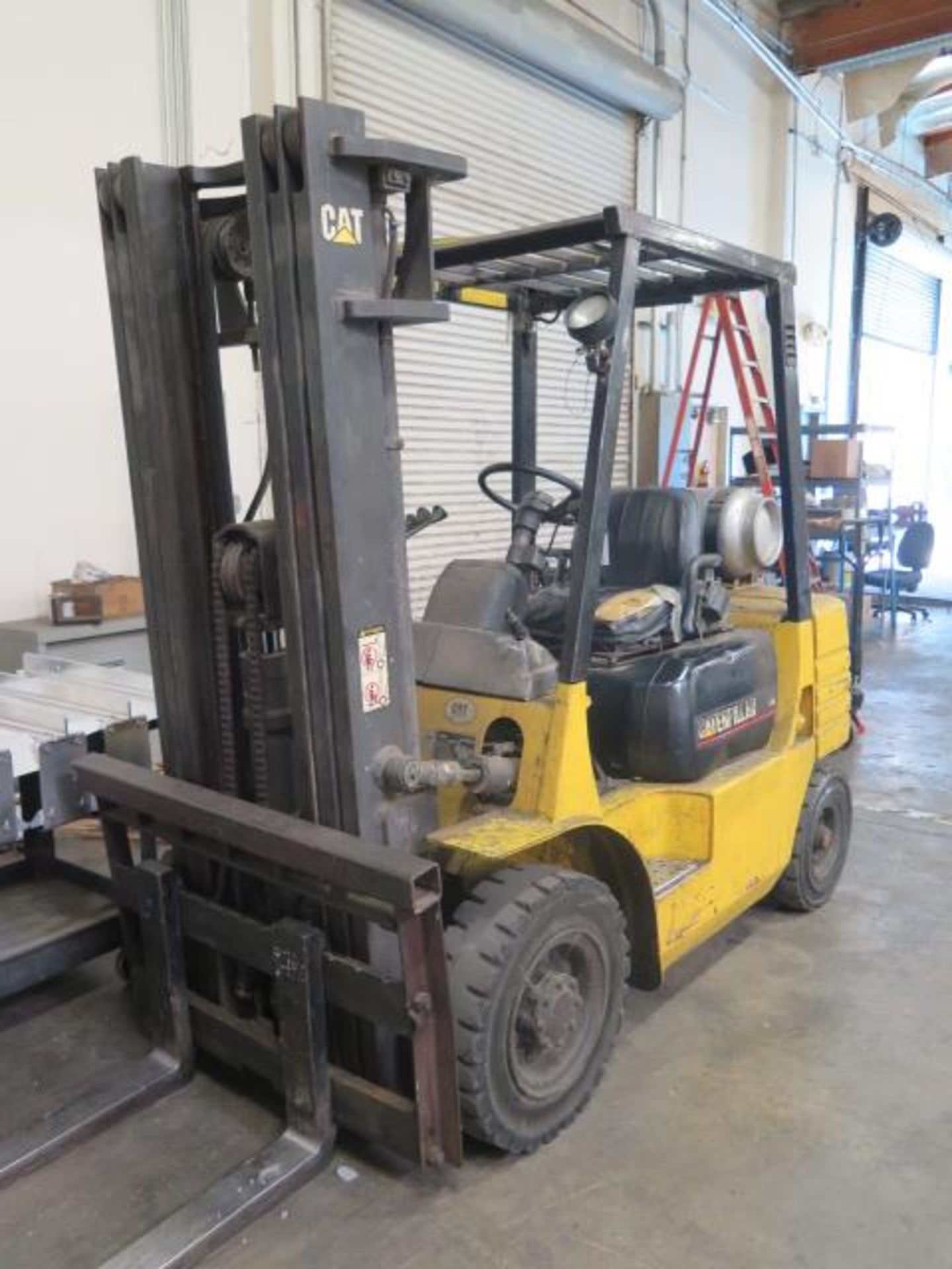 Caterpillar GP25 5000 Lb Cap LPG Forklift s/n 5AM07772 w/ 3-Stage Mast, 190” Lift Height, SOLD AS IS - Image 2 of 15