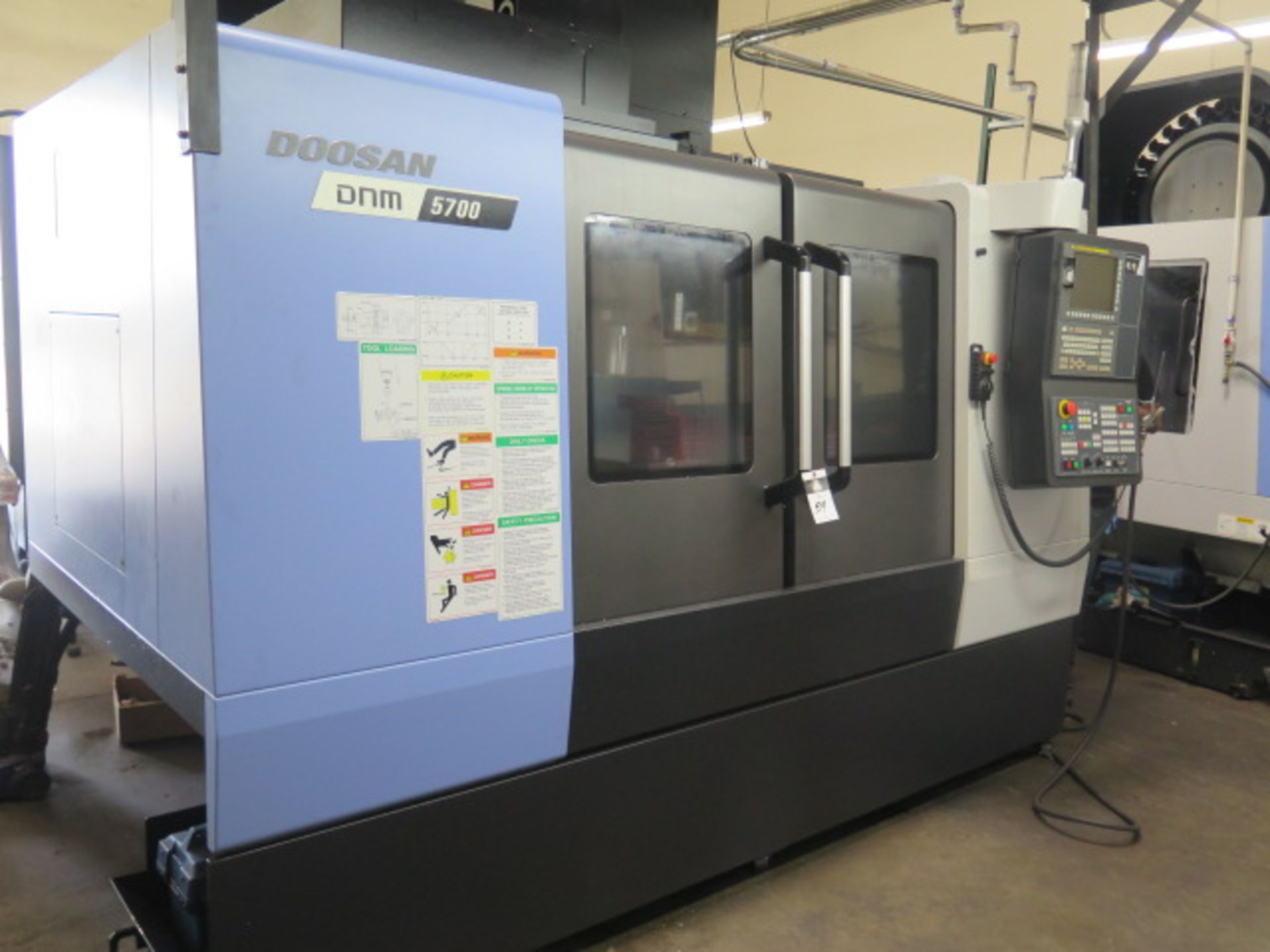 2017 Doosan DNM 5700 CNC VMC s/n MV0091-001459 w/ Doosan-Fanuc i Series, 40 ATC, SOLD AS IS - Image 3 of 18