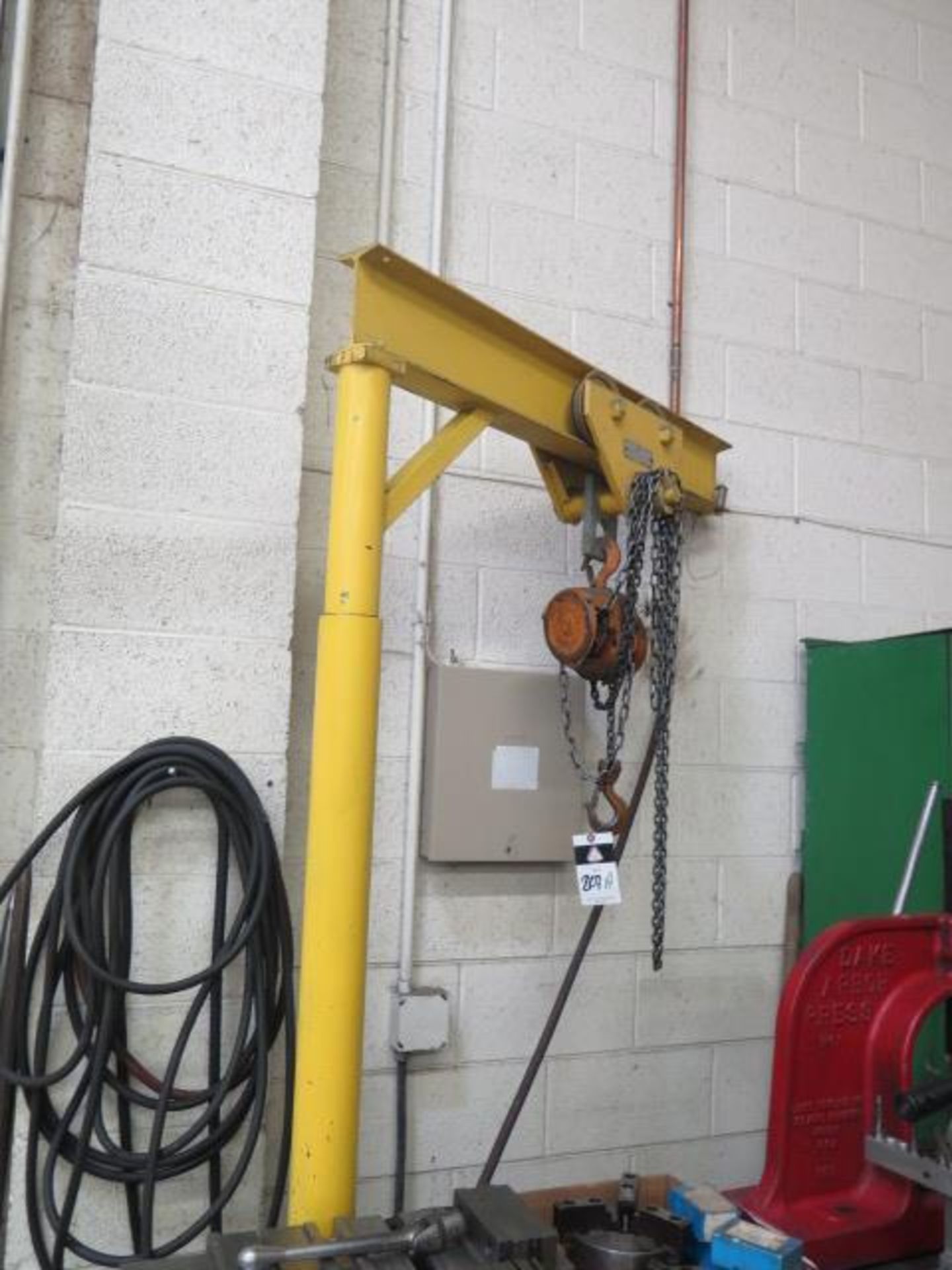 Yale 1/2 Ton Chain Hoist and Boom (SOLD AS-IS - NO WARRANTY)