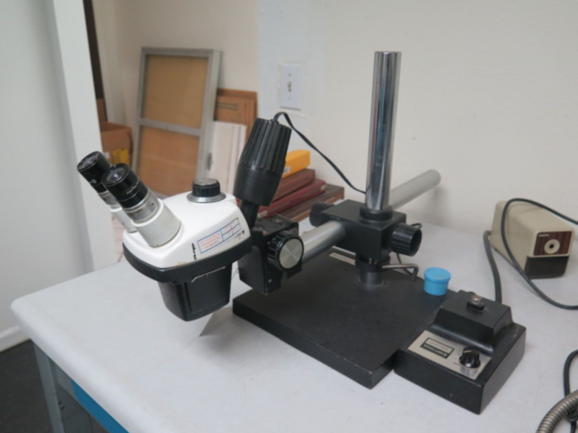 Bausch & Lomb Stereo Microscope w/ Light Source (SOLD AS-IS - NO WARRANTY) - Image 3 of 9