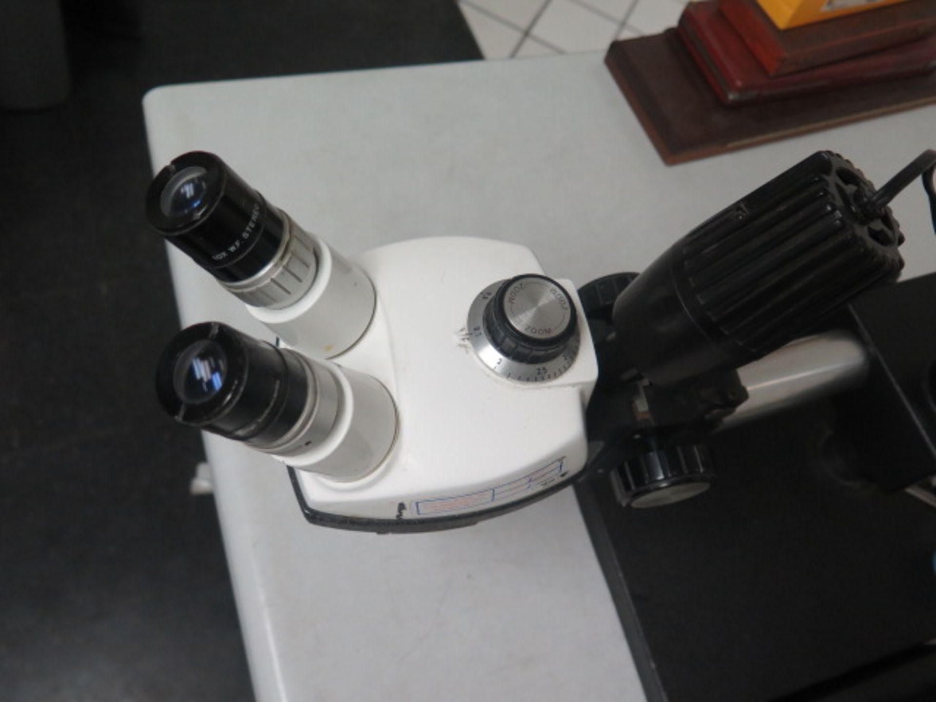 Bausch & Lomb Stereo Microscope w/ Light Source (SOLD AS-IS - NO WARRANTY) - Image 4 of 9