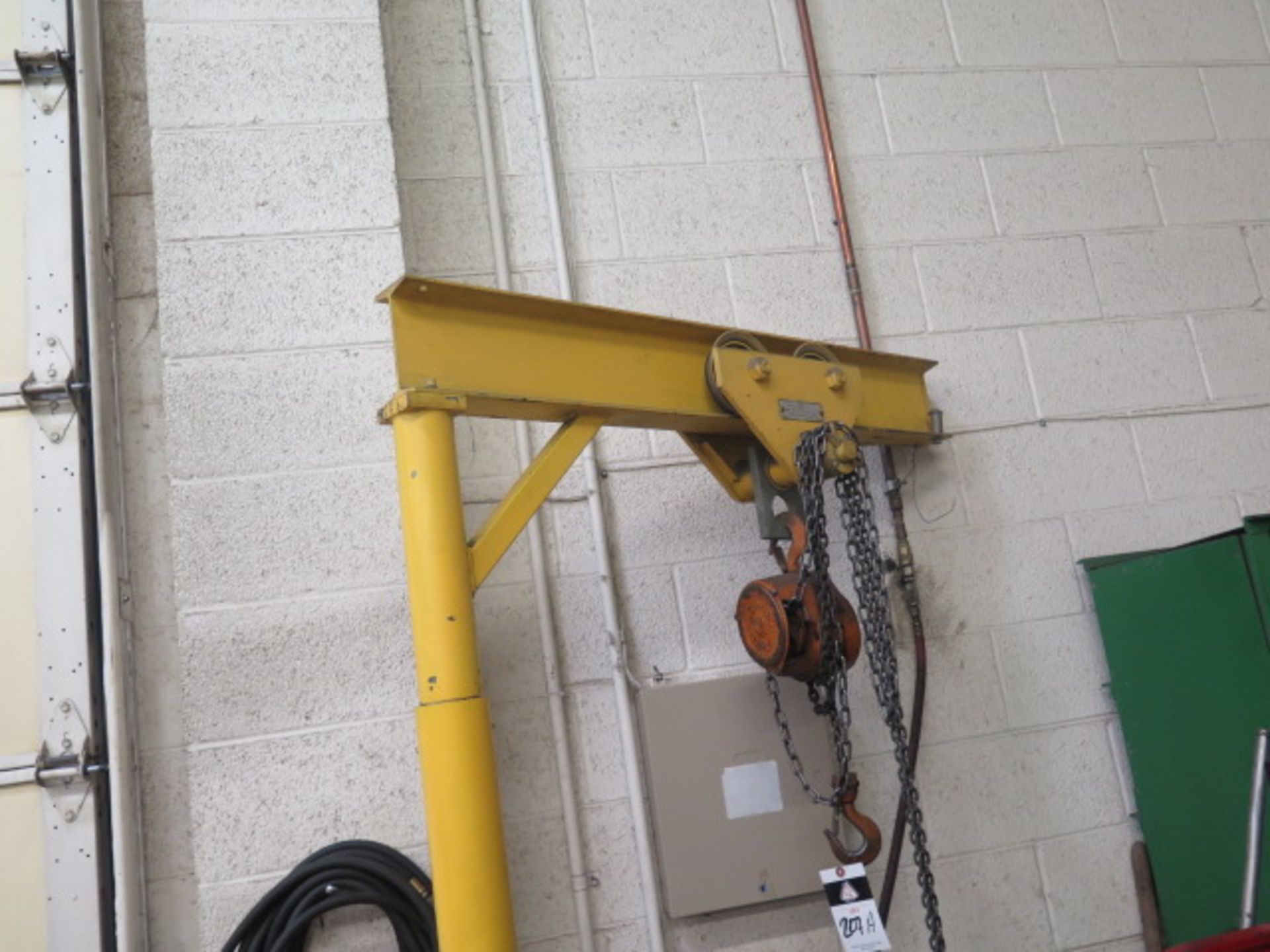 Yale 1/2 Ton Chain Hoist and Boom (SOLD AS-IS - NO WARRANTY) - Image 2 of 8