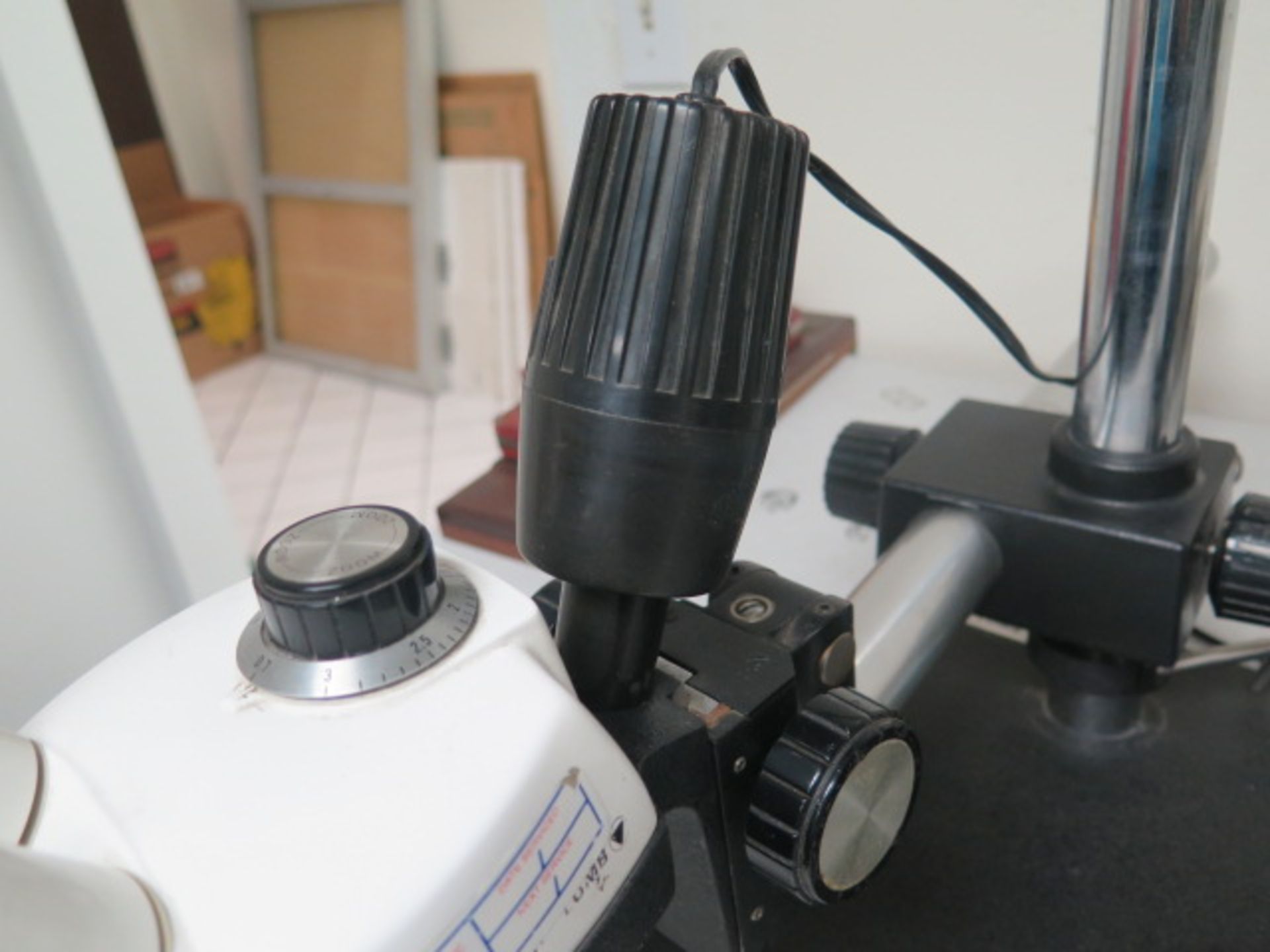 Bausch & Lomb Stereo Microscope w/ Light Source (SOLD AS-IS - NO WARRANTY) - Image 5 of 9