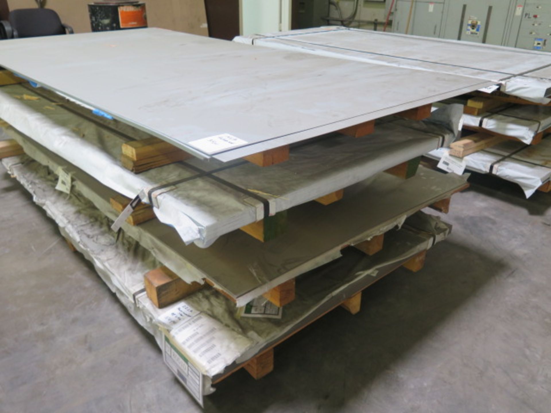 14GA Galvanized 48" x 96" (35 pcs) and 22GA Aluminumized Steel 48" x 96" (106 pcs) (SOLD AS-IS - - Image 2 of 11