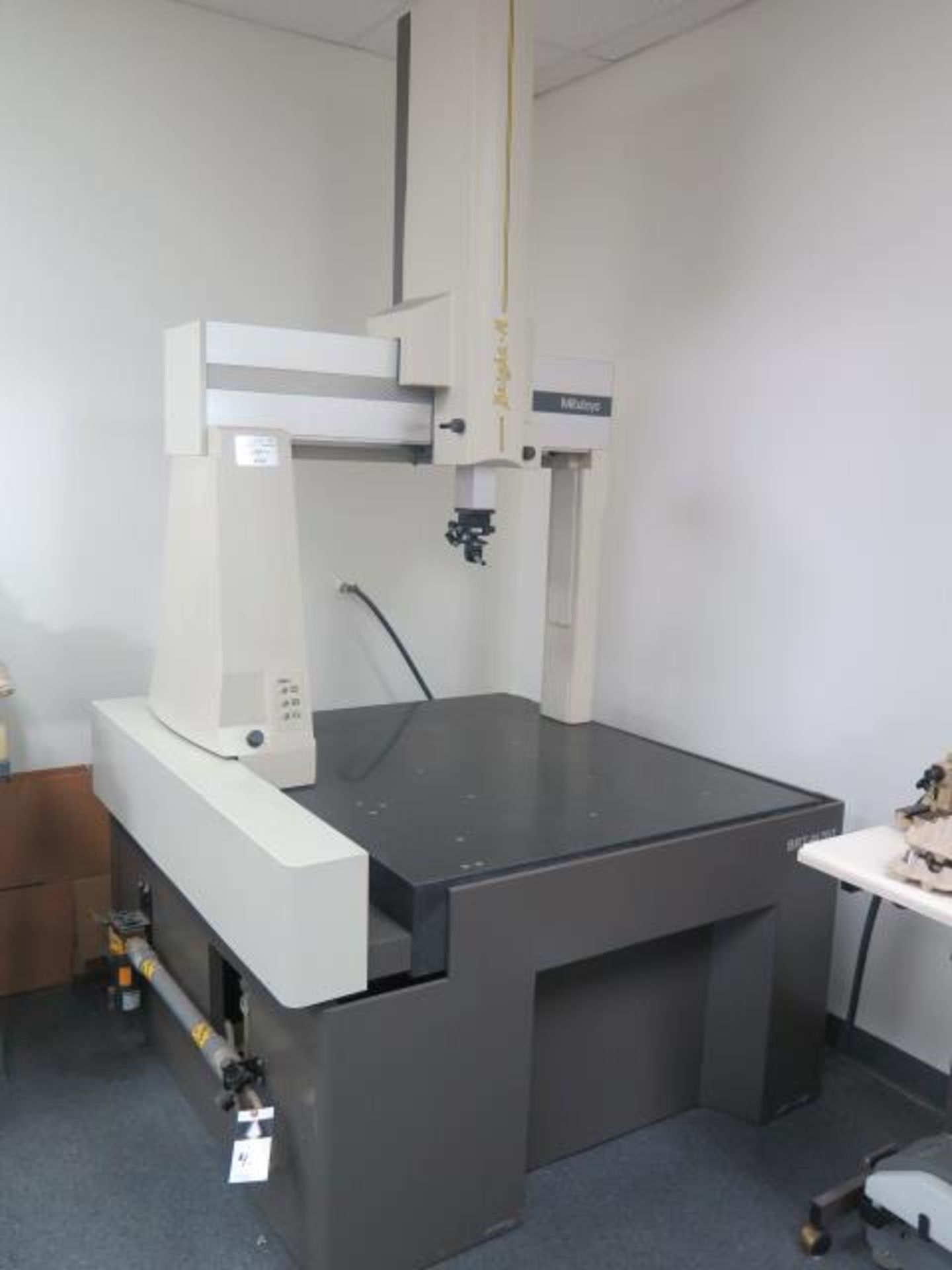 Mitutoyo Bright-M mdl. BRT-M707 CMM s/n BD000262 w/ Renishaw, MH-8 Probe Head, GEOMeasure,SOLD AS IS