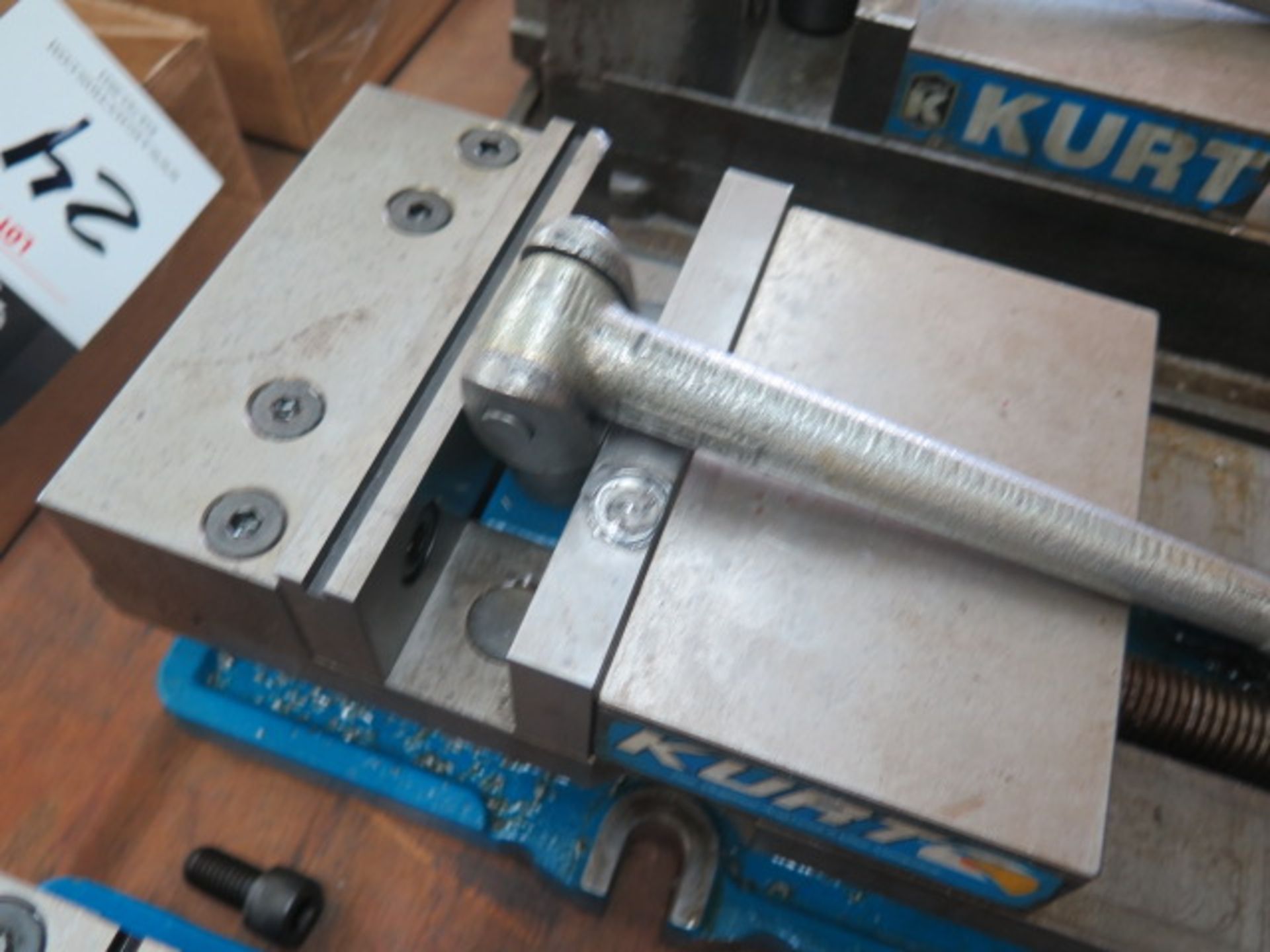 Kurt 6" Angle-Lock Vise (SOLD AS-IS - NO WARRANTY) - Image 4 of 5