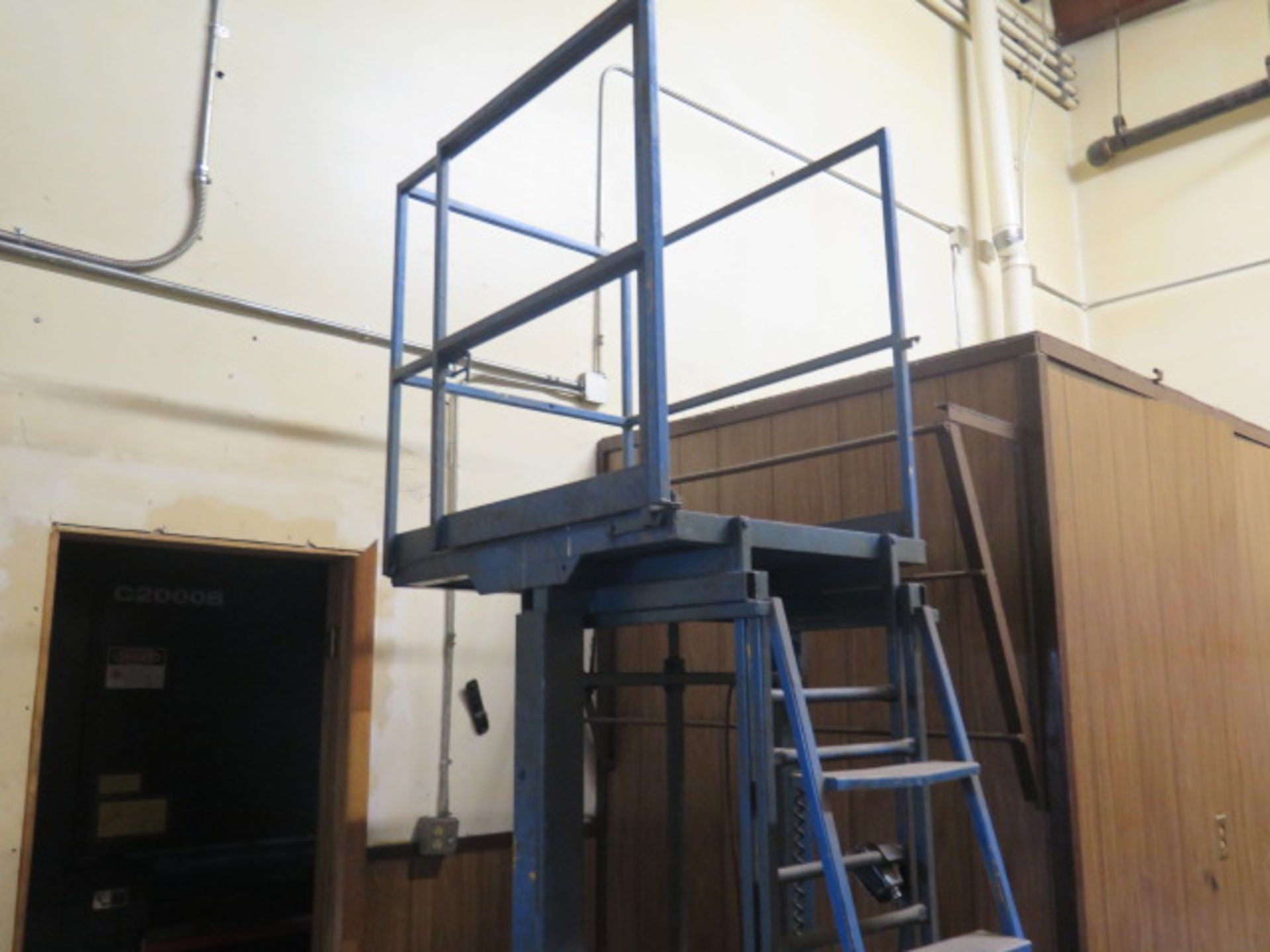 Portable Electric/Hydraulic Man Lift (SOLD AS-IS - NO WARRANTY) - Image 3 of 6