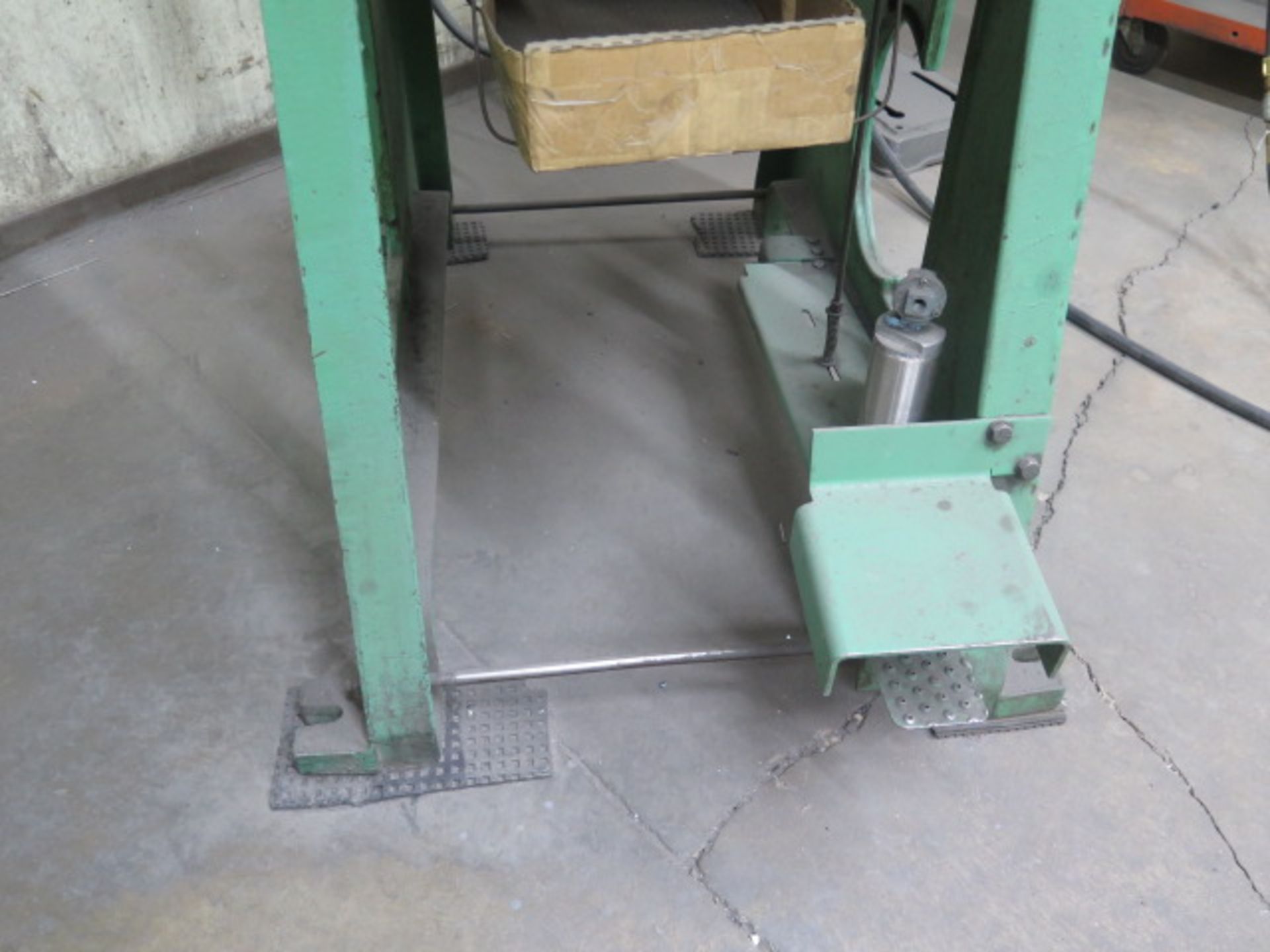 Benchmaster 253-MO OBI Stamping Press SOLD AS PARTS ONLY (SOLD AS-IS - NO WARRANTY - Image 6 of 8