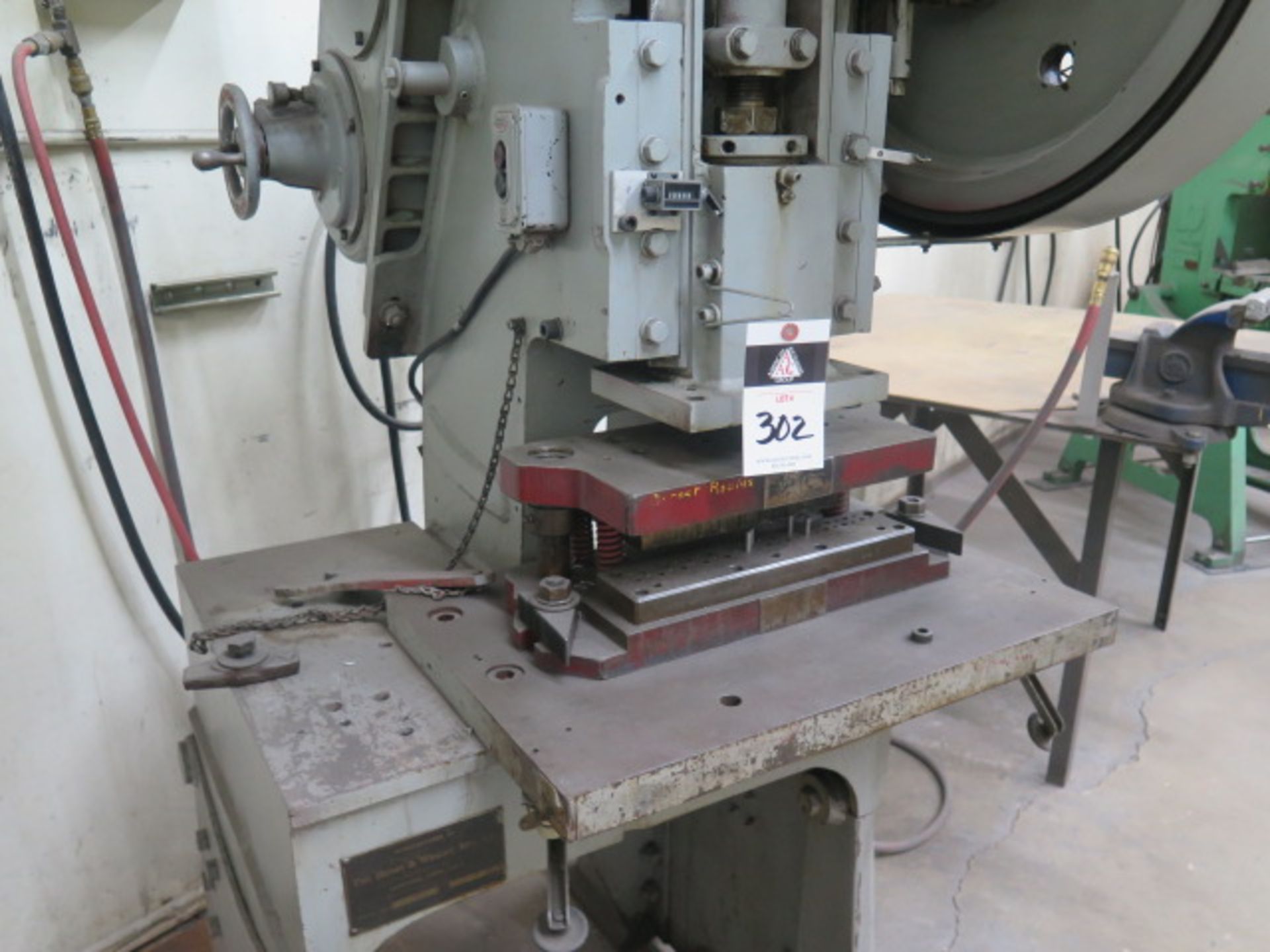 Henry & Wright OBI Stamping Press SOLD AS PARTS ONLY (SOLD AS-IS - NO WARRANTY) - Image 5 of 9