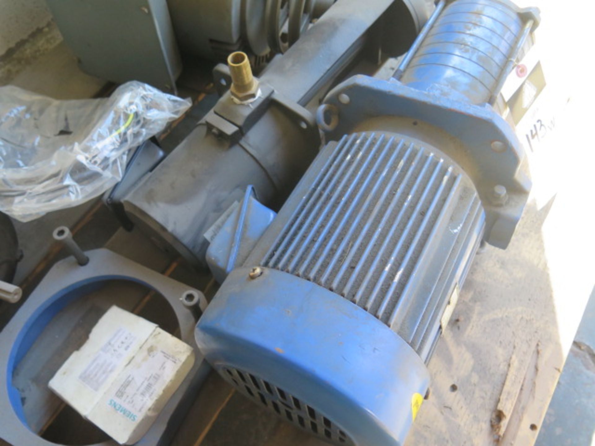 Daewoo Coolant Pump (SOLD AS-IS - NO WARRANTY) - Image 4 of 6