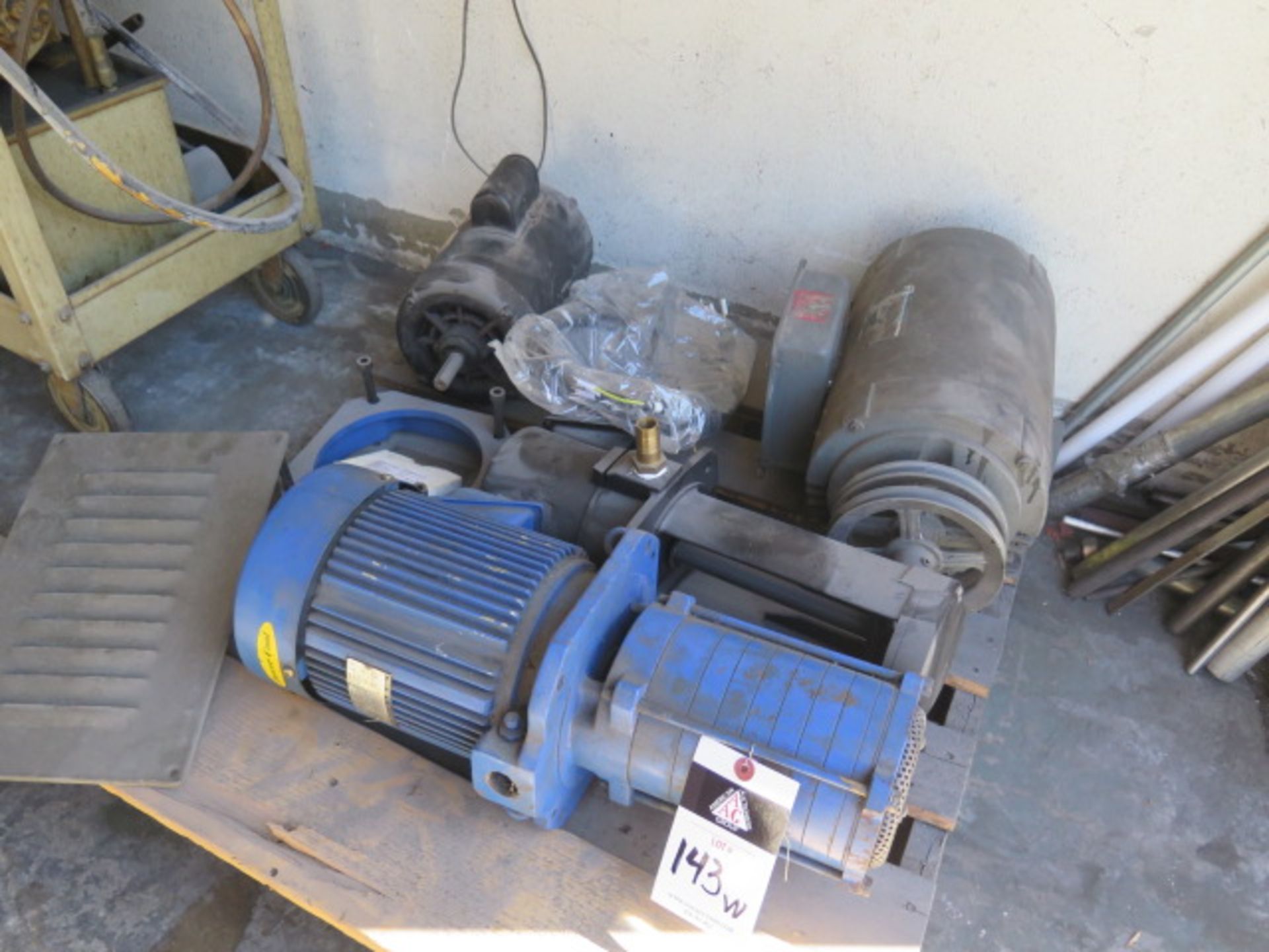 Daewoo Coolant Pump (SOLD AS-IS - NO WARRANTY)