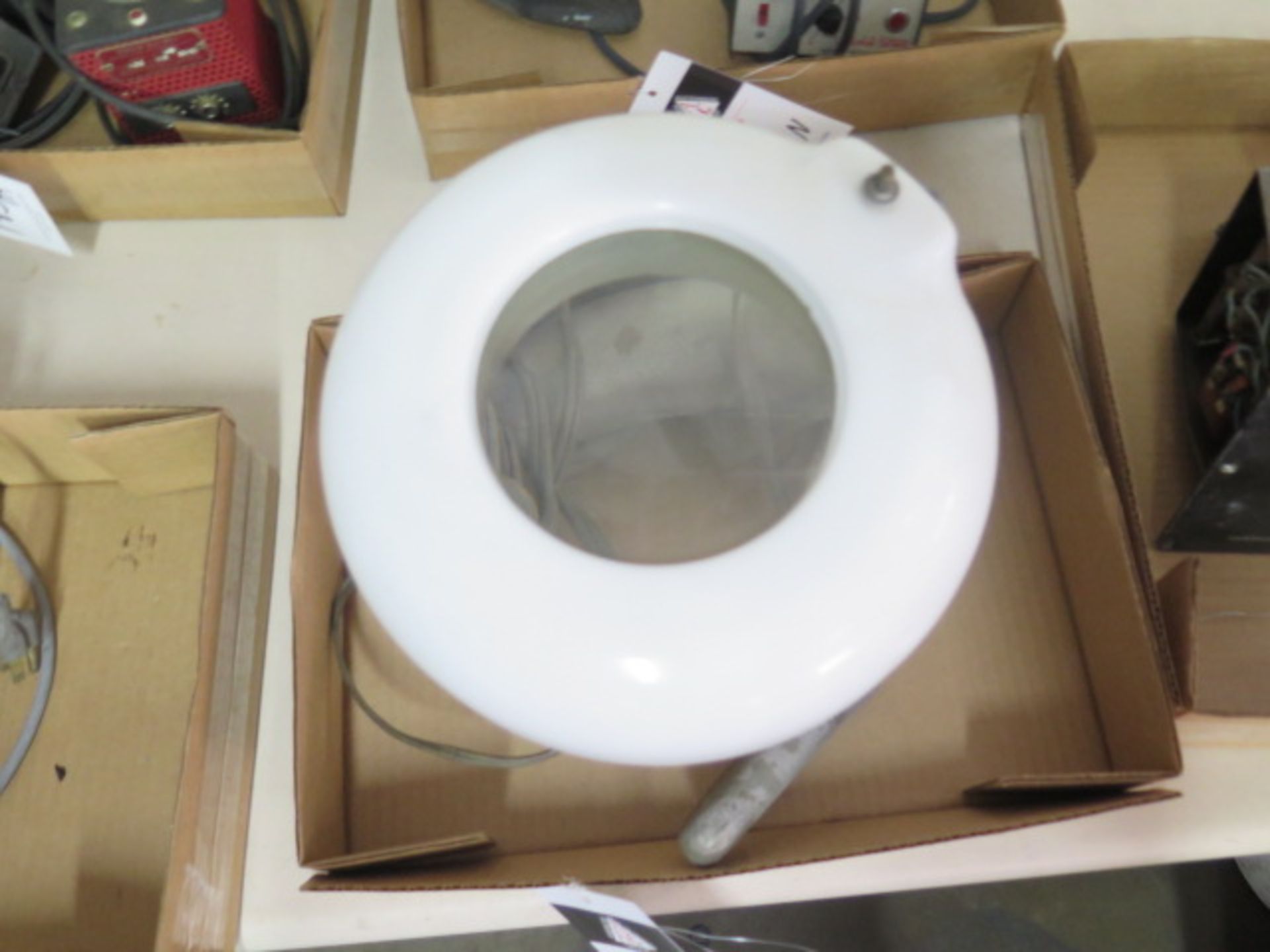 Magnifying Lamp (SOLD AS-IS - NO WARRANTY) - Image 3 of 3