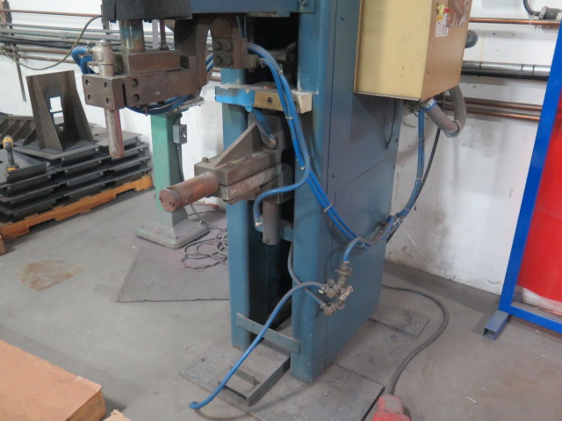 Entron Pneumatic Actuated Spot Welder s/n L-8981 w/ Entron Controls (SOLD AS-IS - NO WARRANTY) - Image 3 of 8