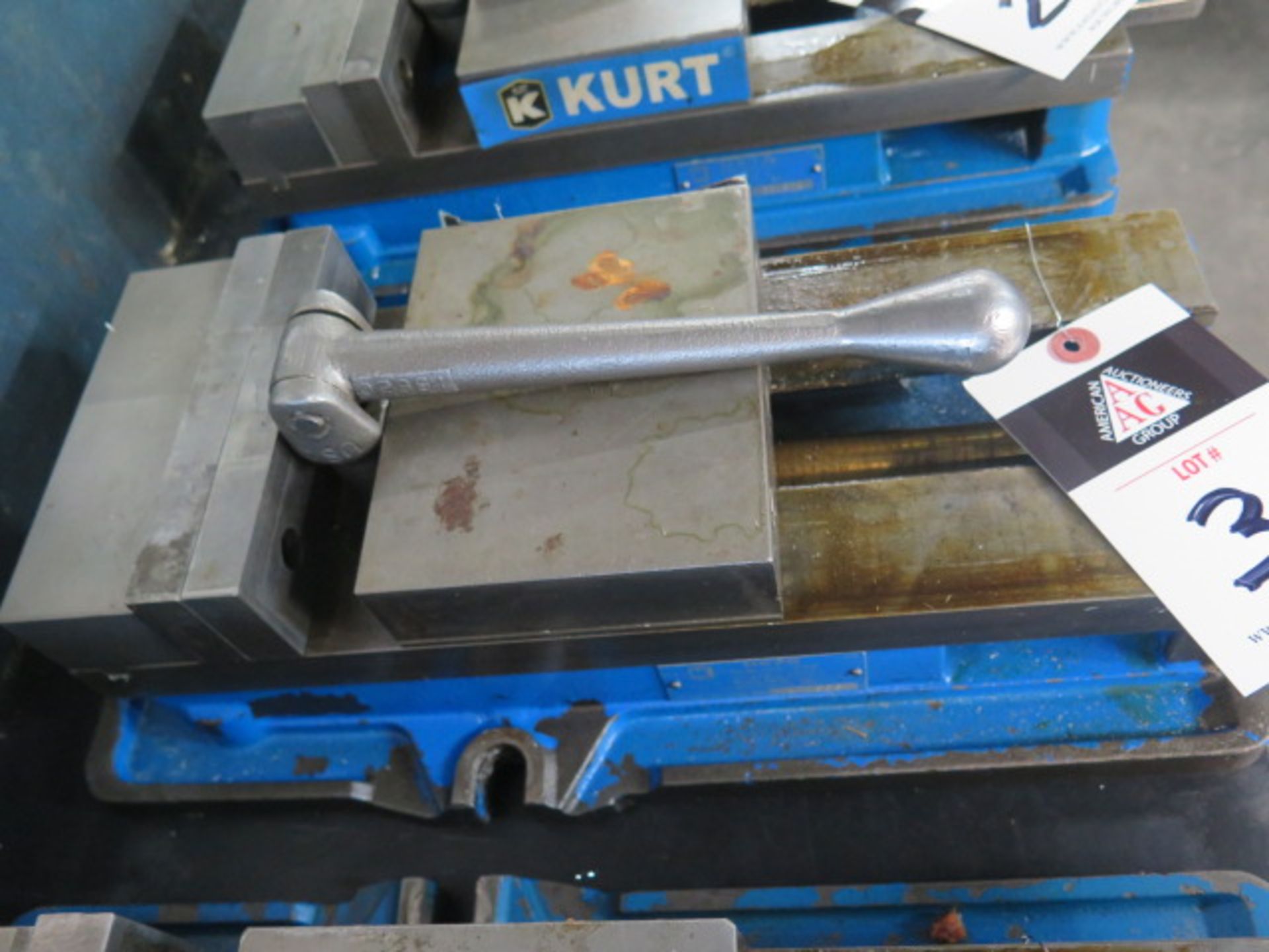 Kurt D675 6" Angle-Lock Vise (SOLD AS-IS - NO WARRANTY) - Image 2 of 4