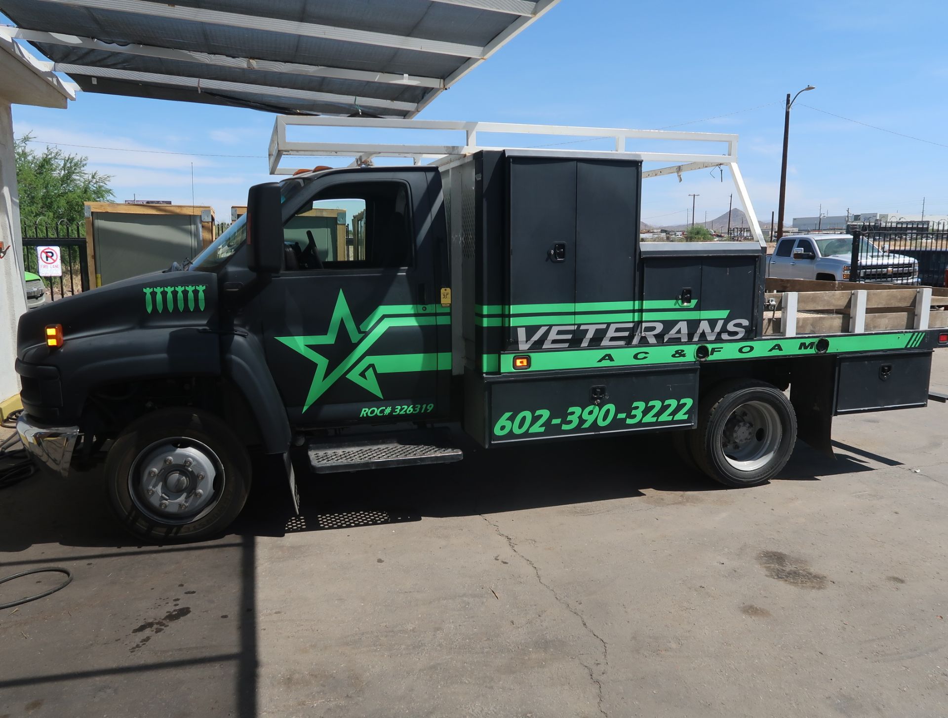 2004 CHEVY C4500 6.6L TURBO DIESEL, 12' FLATBED/UTILITY BED, 147,917 MILES, VIN. 1GBE4C12X4F521939