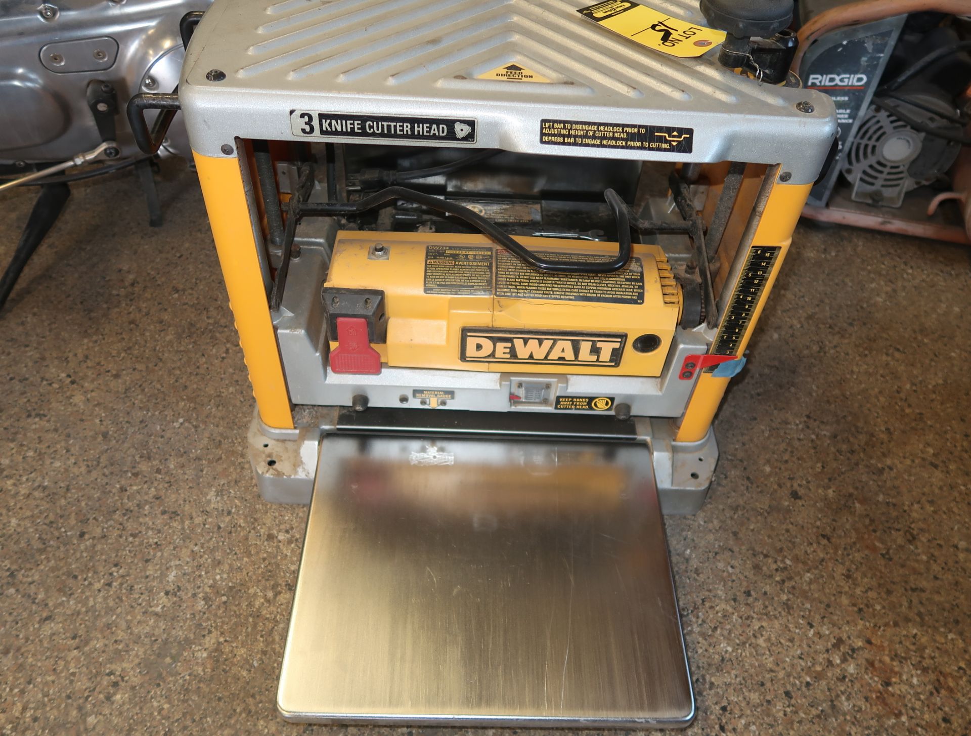 DEWALT DW734 12 1/2" THICKNESS PLANER