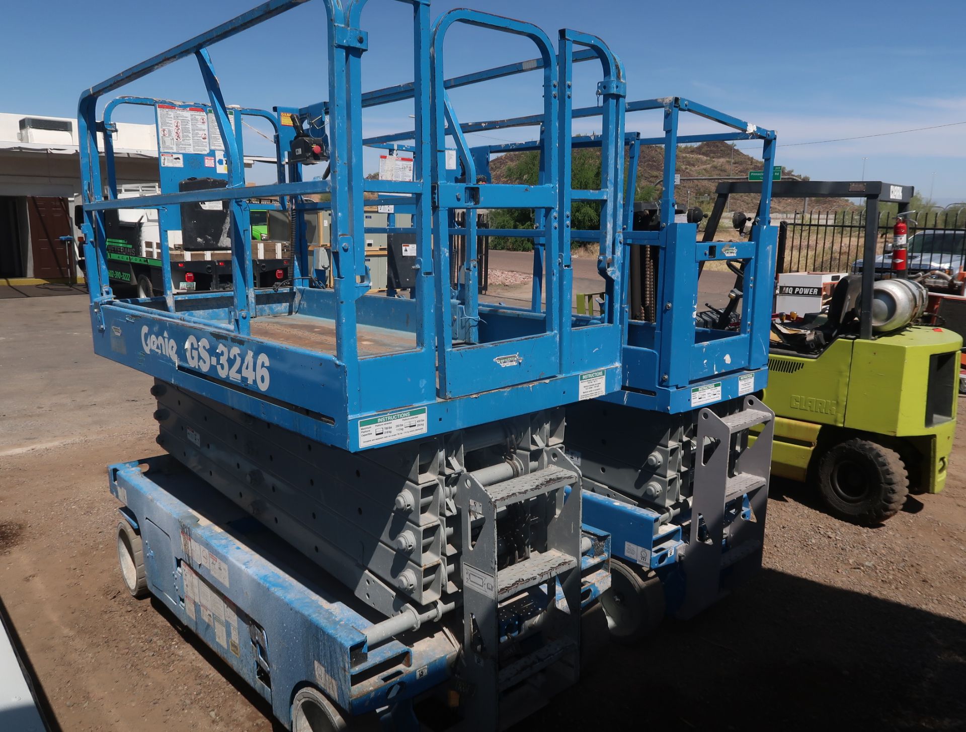 GENIE GS-3246 SCISSOR LIFT, 575 HOURS (RUNS LIKE NEW) - Image 4 of 4