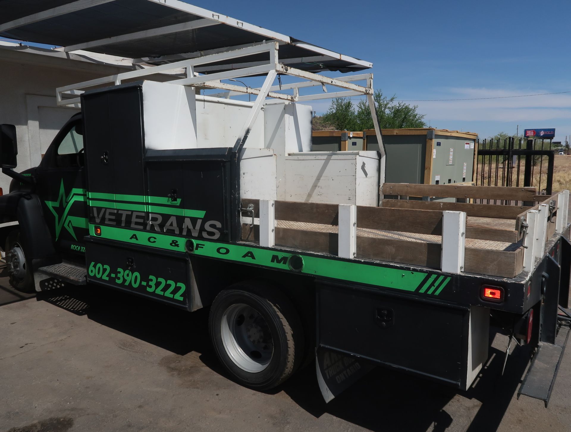 2004 CHEVY C4500 6.6L TURBO DIESEL, 12' FLATBED/UTILITY BED, 147,917 MILES, VIN. 1GBE4C12X4F521939 - Image 2 of 7