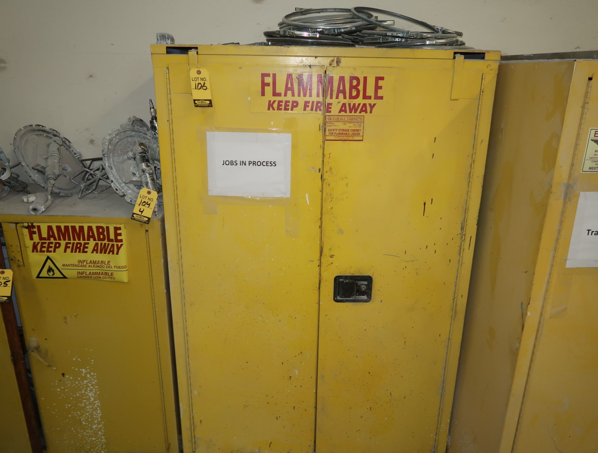 45 GAL FLAMMABLE MATERIAL STORAGE CABINET