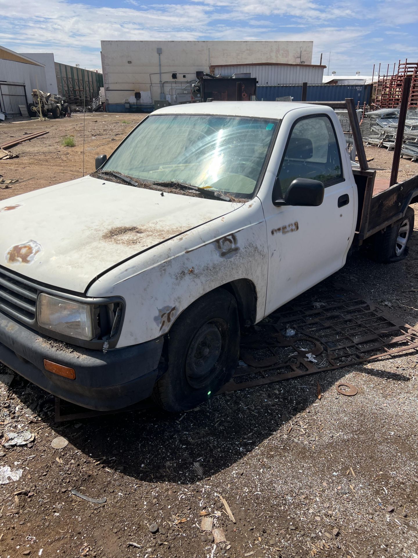 1997 TOYOTA FLATBED TRUCK (PARTS) REG CAB, VIN. JT4JM11D7B0018759 - Image 2 of 5