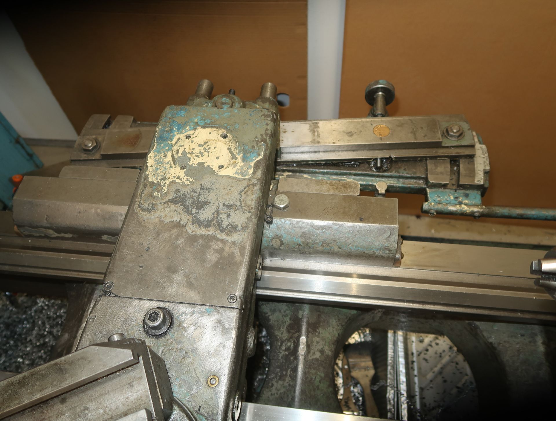 ROCKFORD ECONOMY 110H X 86 ENGINE LATHE, THREADING, TAPPERING ATTACHMENT,3-JAW CHUCK, TAIL STOCK, - Image 5 of 9