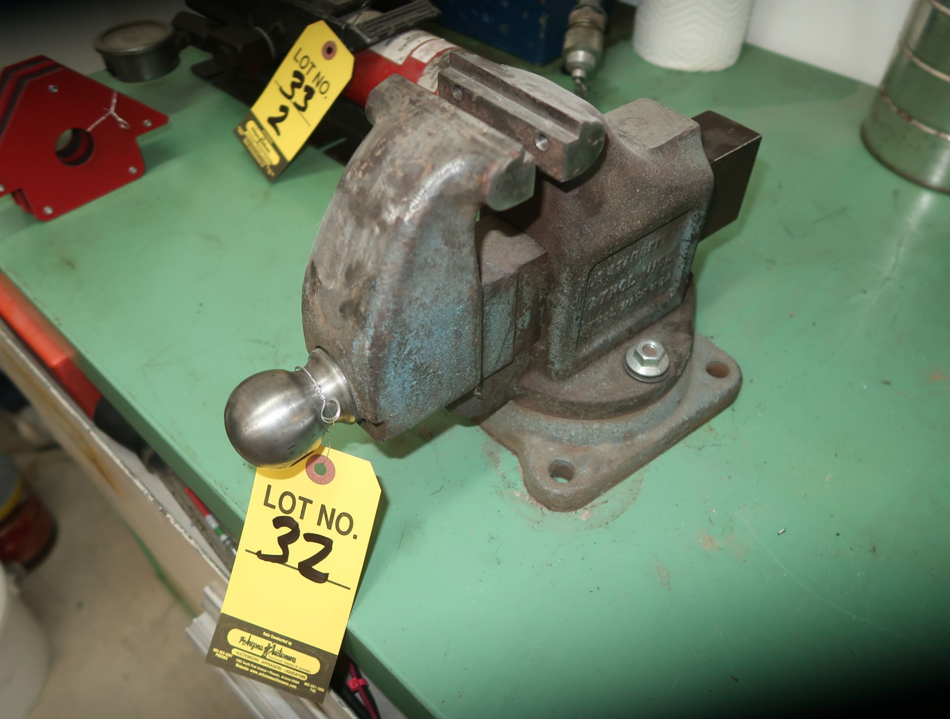 STARRETT SHOP VISE ON SWIVEL BASE