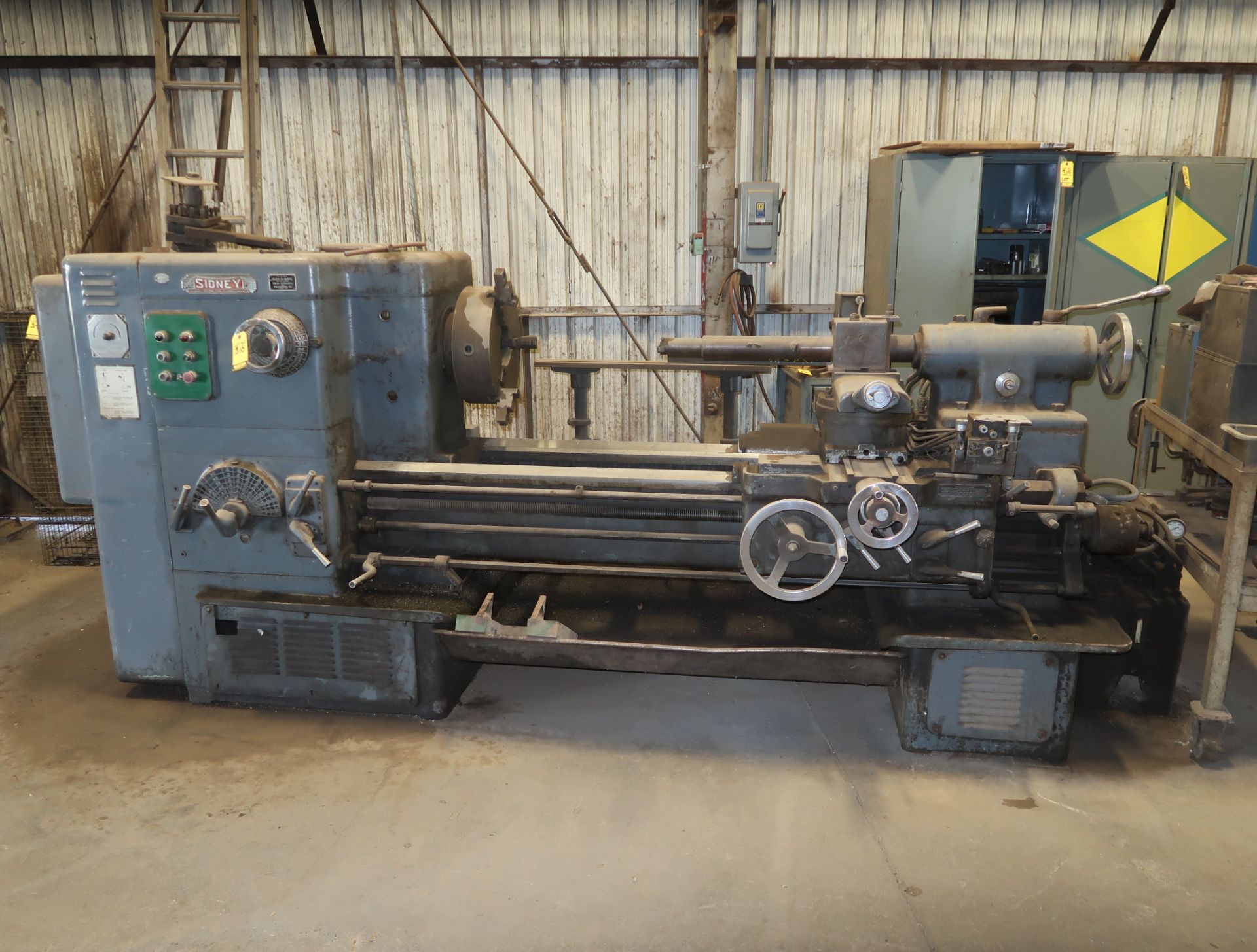 SIDNEY 22" X 8' ENGINE LATHE, 2 1/2" THRU HOLE, 32SP, MDL. 2516, SN. 10226 - Image 2 of 7