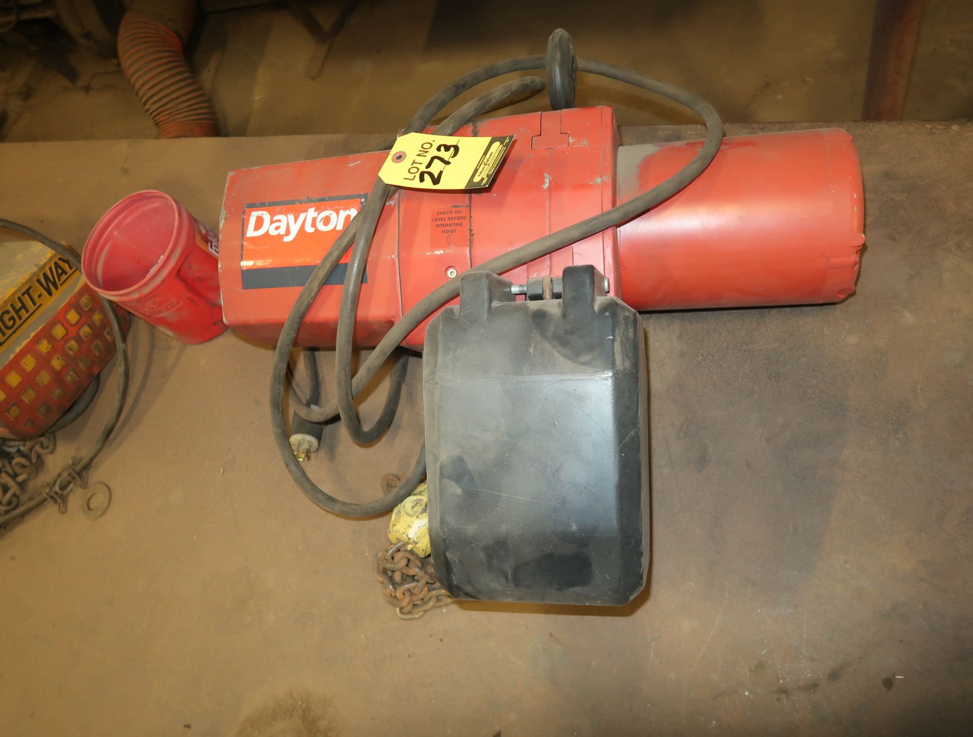 DAYTON 1-TON ELECTRIC CHAIN HOIST