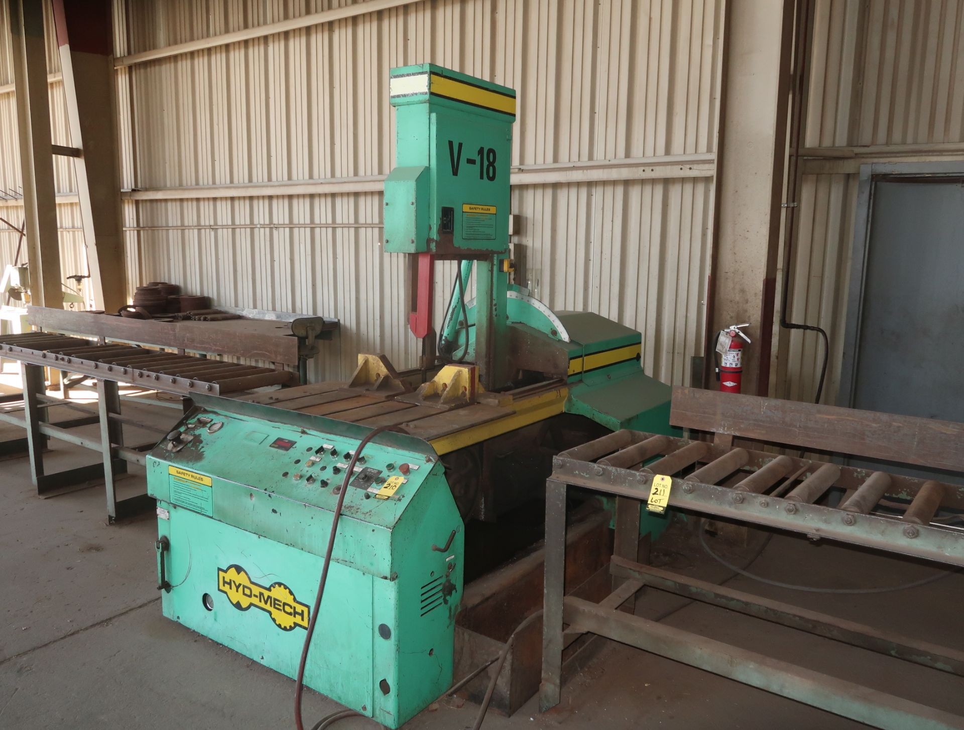 HYD-MECH V18 VERTICAL BAND SAW SN. J1094134