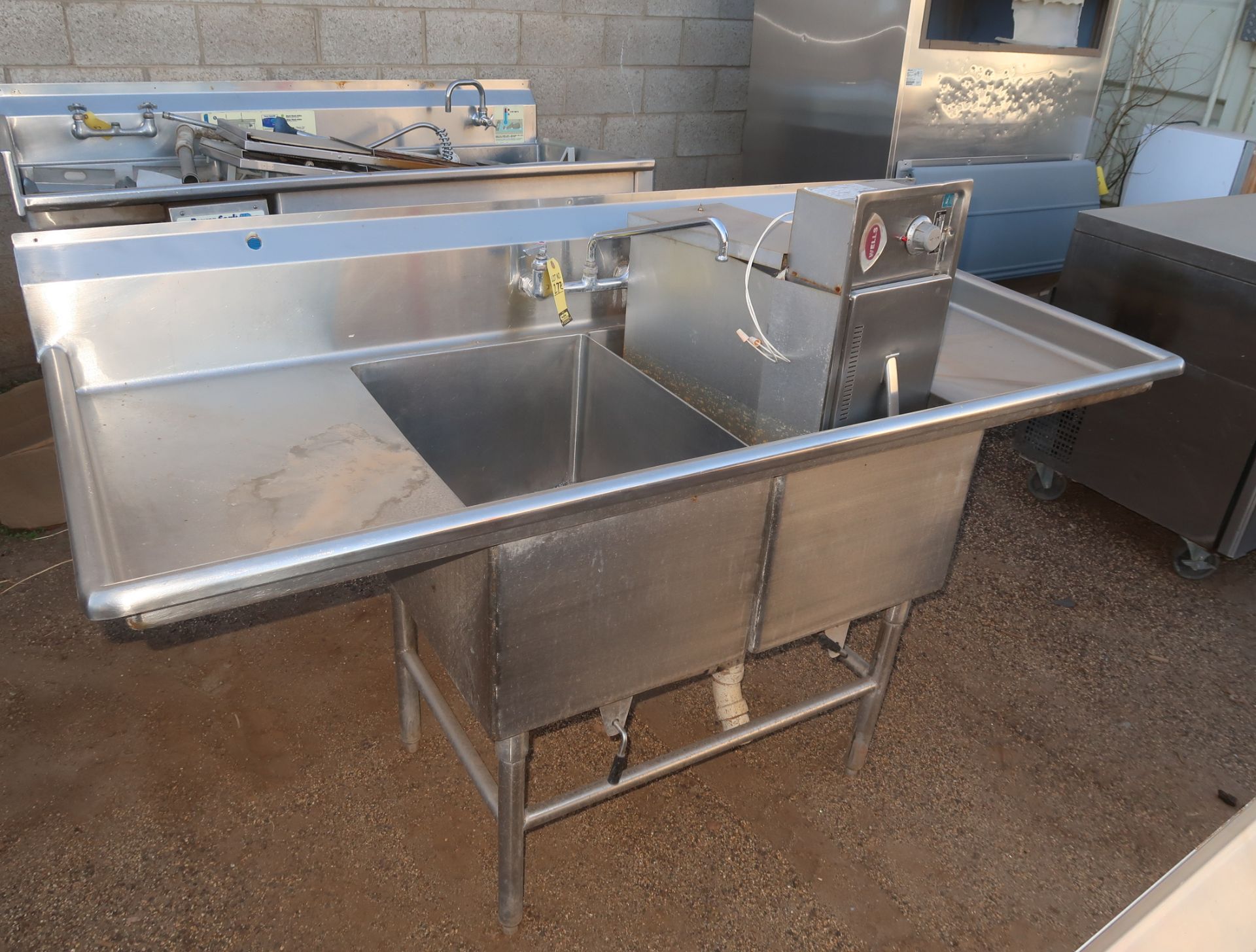 2-HOLE SS SINK W/ LEVER WASTE & SINGLE DRAWER WARMER