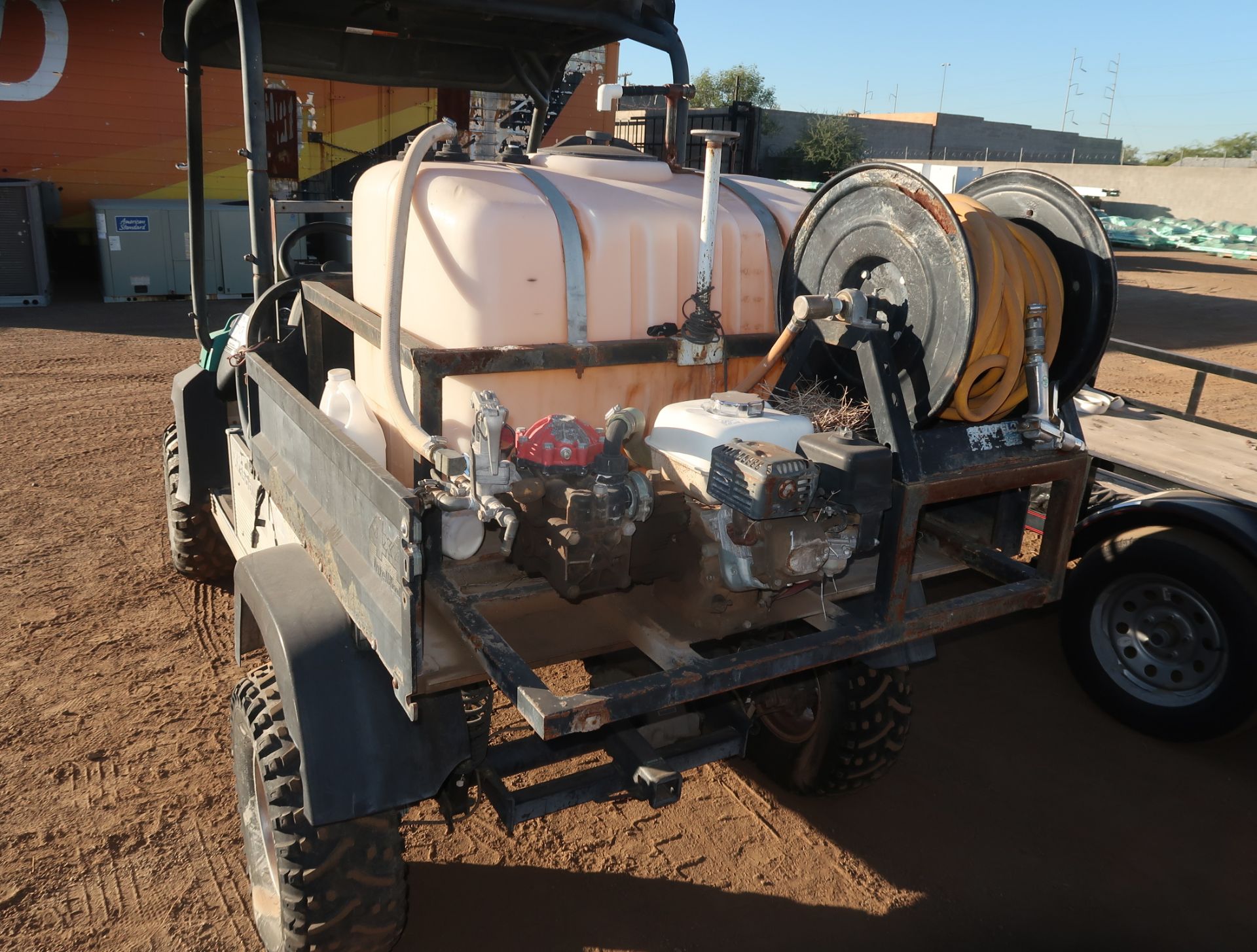 INGERSOLL RAND XRT 1500 4X4 CART W/ SPRAYER & CONTROL UNIT - Image 2 of 4