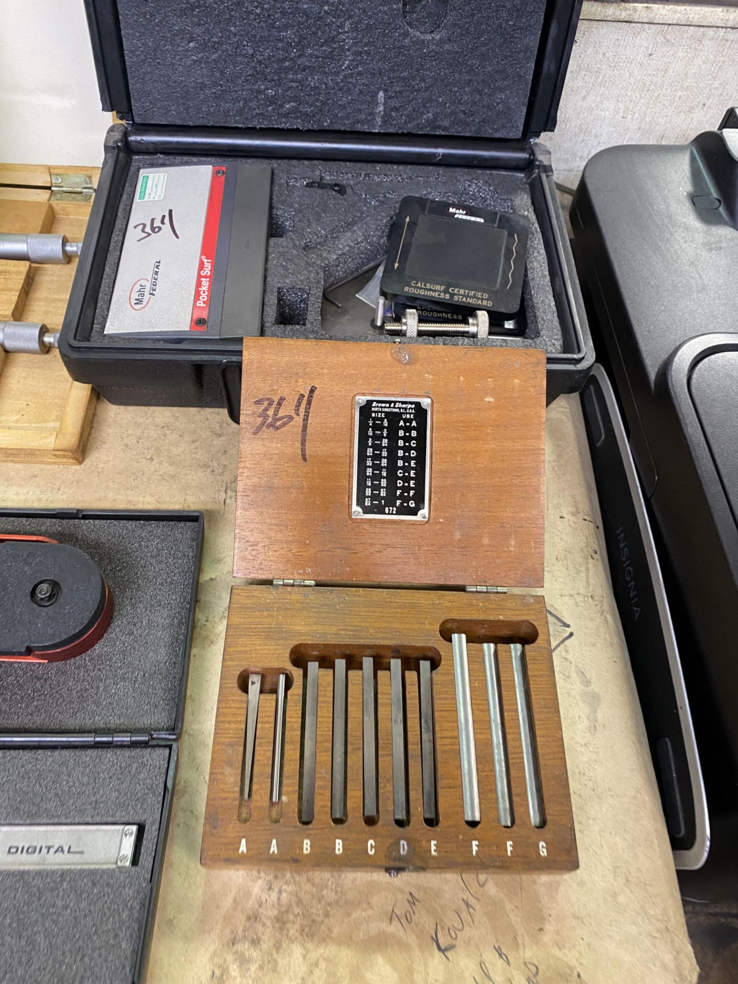 Lot of Mitutoyo Micrometer, Digital Caliper, Brown & Sharpe Taper Checking Kit, Angle Meter Level - Bild 3 aus 4