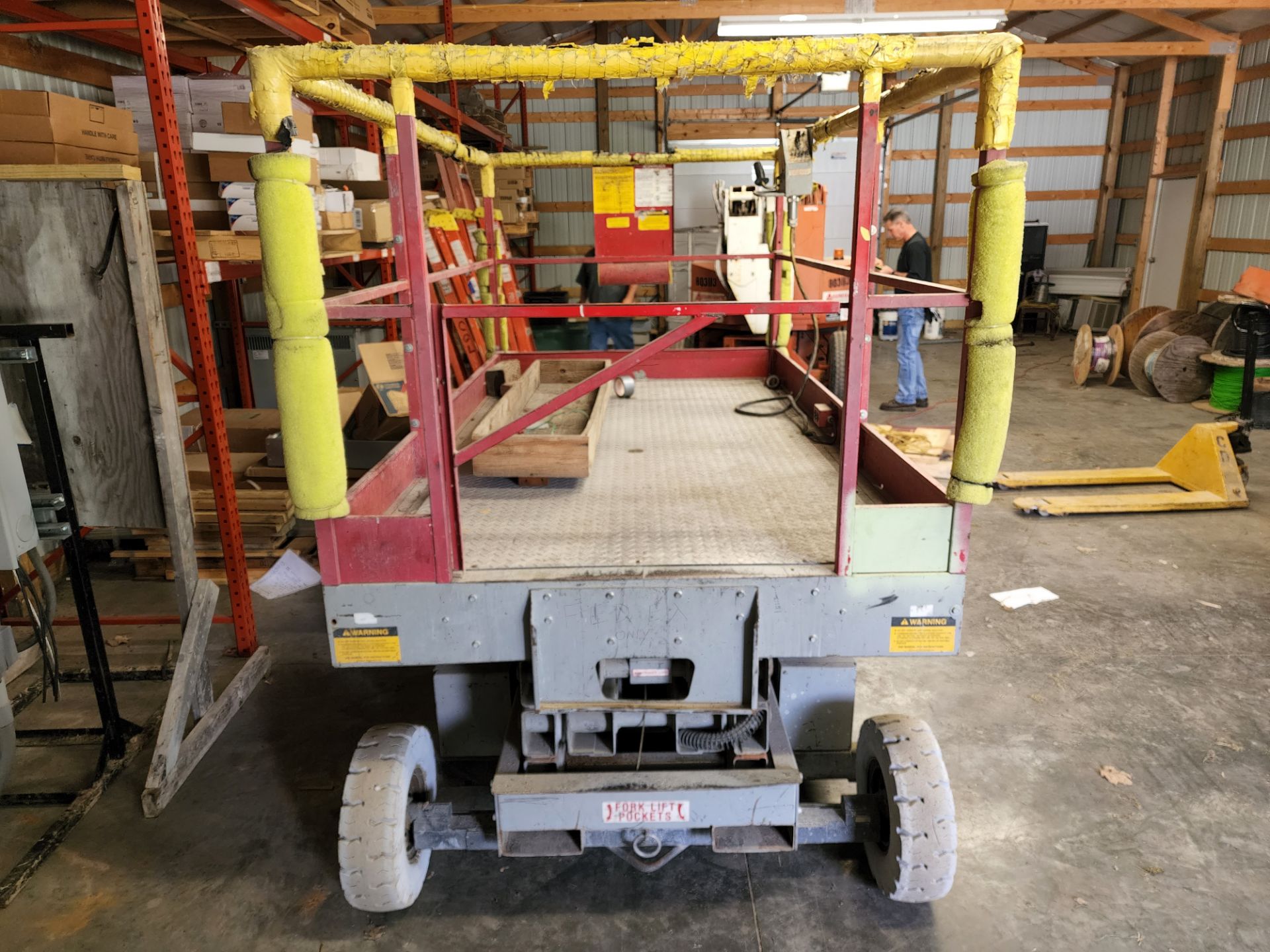 MEC Model 1958HT Scissor Lift - Image 3 of 9