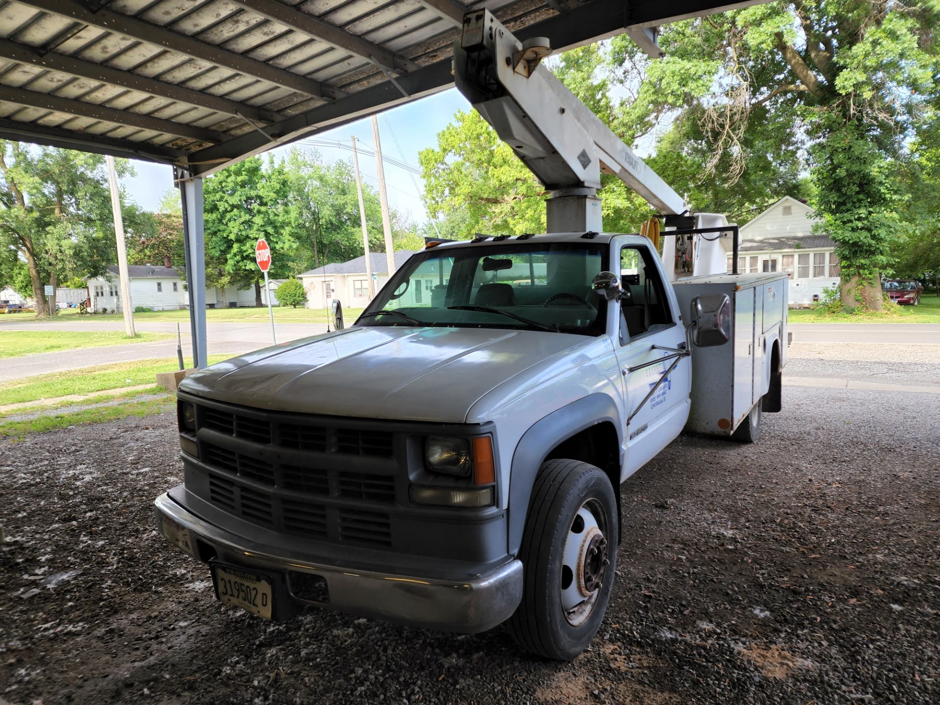 1998 Chevrolet 3500HD Cheyenne Bucket Truck - Image 3 of 24