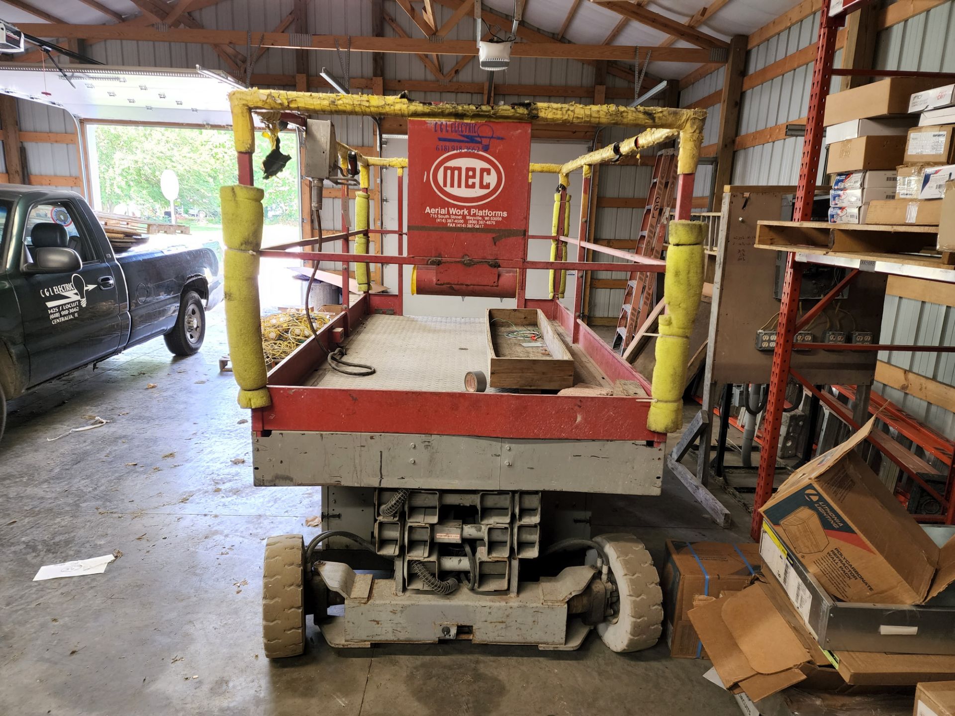 MEC Model 1958HT Scissor Lift - Image 5 of 9