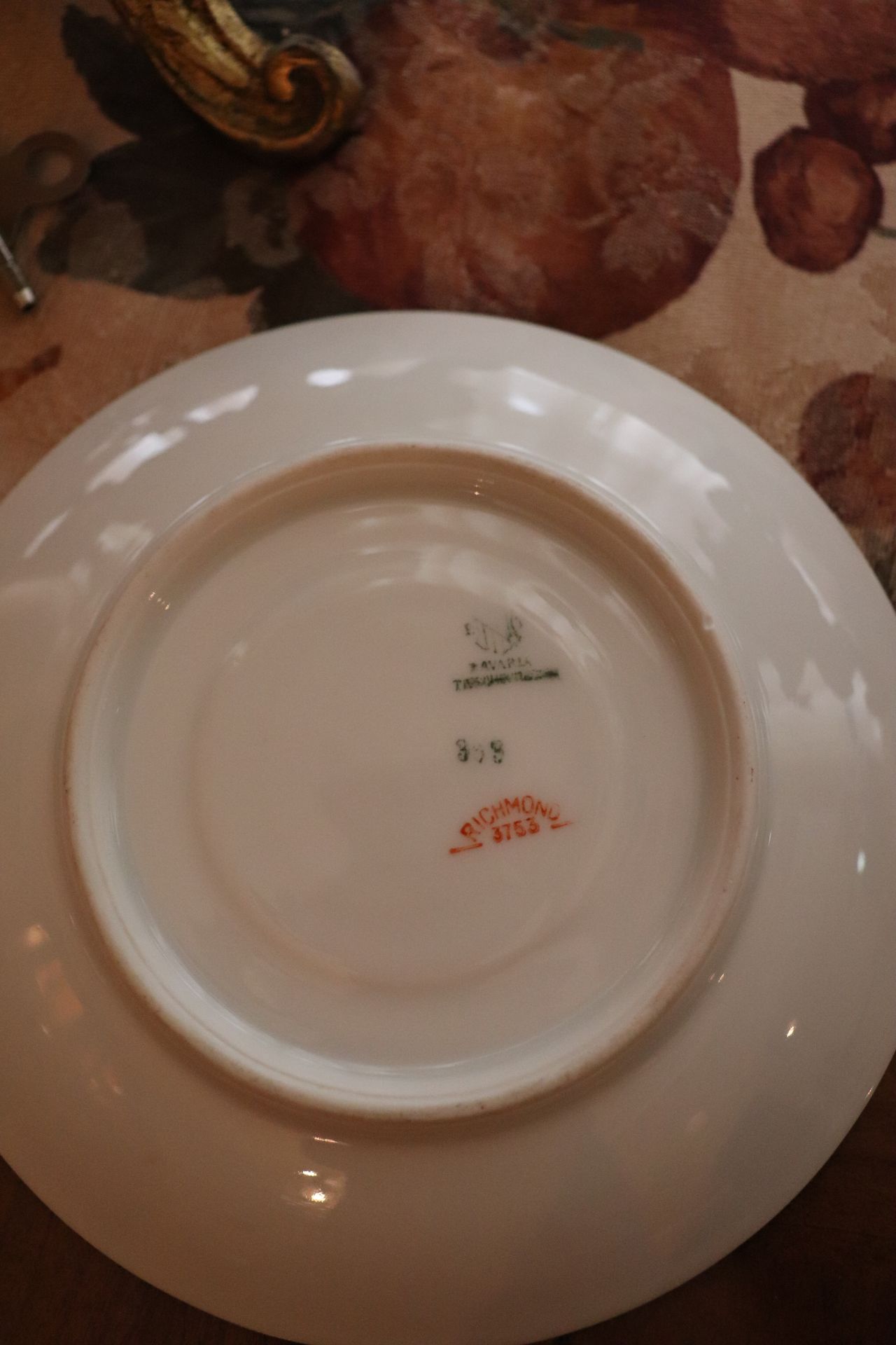 Set of Bavarian dinner china, service for 12, comprising dinner plates, luncheon plates, salad plate - Image 3 of 10