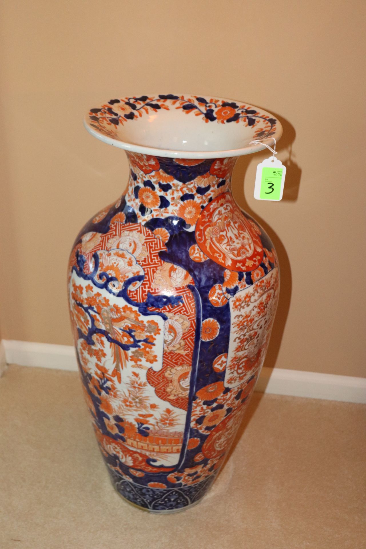 Early 20th Century Japanese Imari vase, approximate height 31"