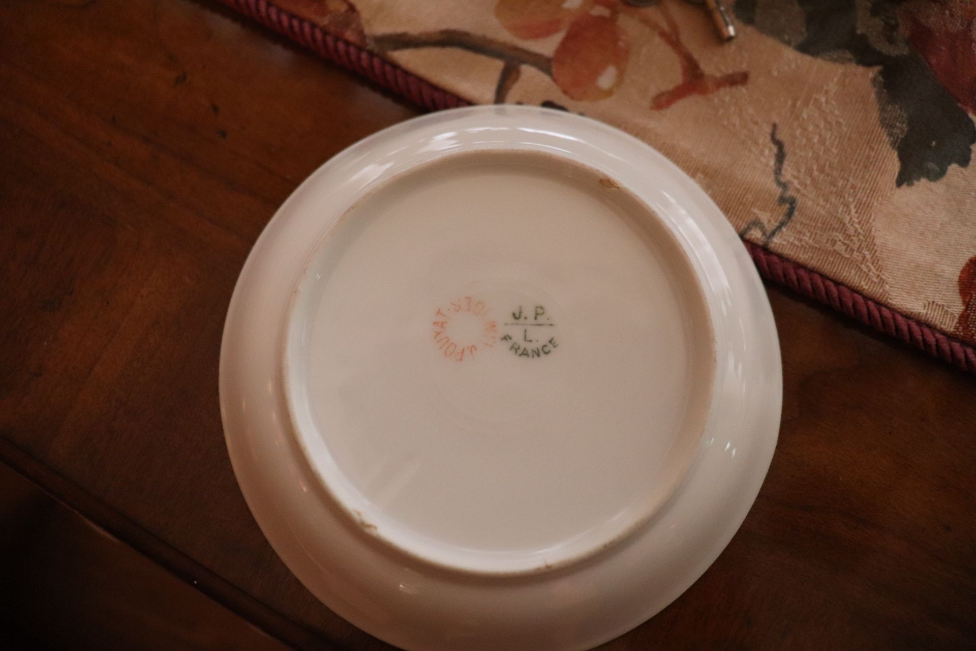 Set of Bavarian dinner china, service for 12, comprising dinner plates, luncheon plates, salad plate - Image 10 of 10