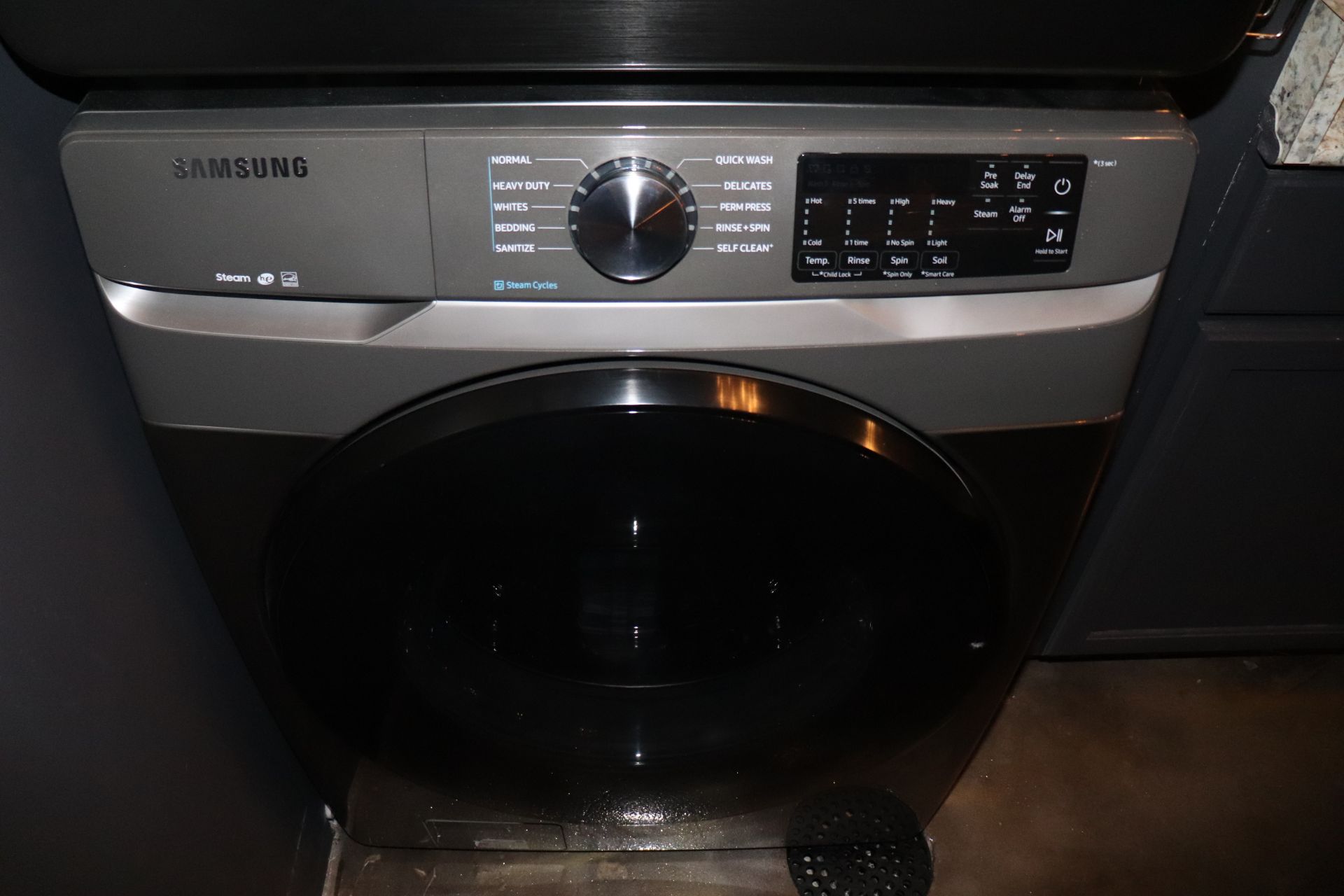 Samsung washer and drying combo. Dryer model: DVE45R6100P/A3 Serial: 0AY85BBN906726V. Washer model: - Image 4 of 6