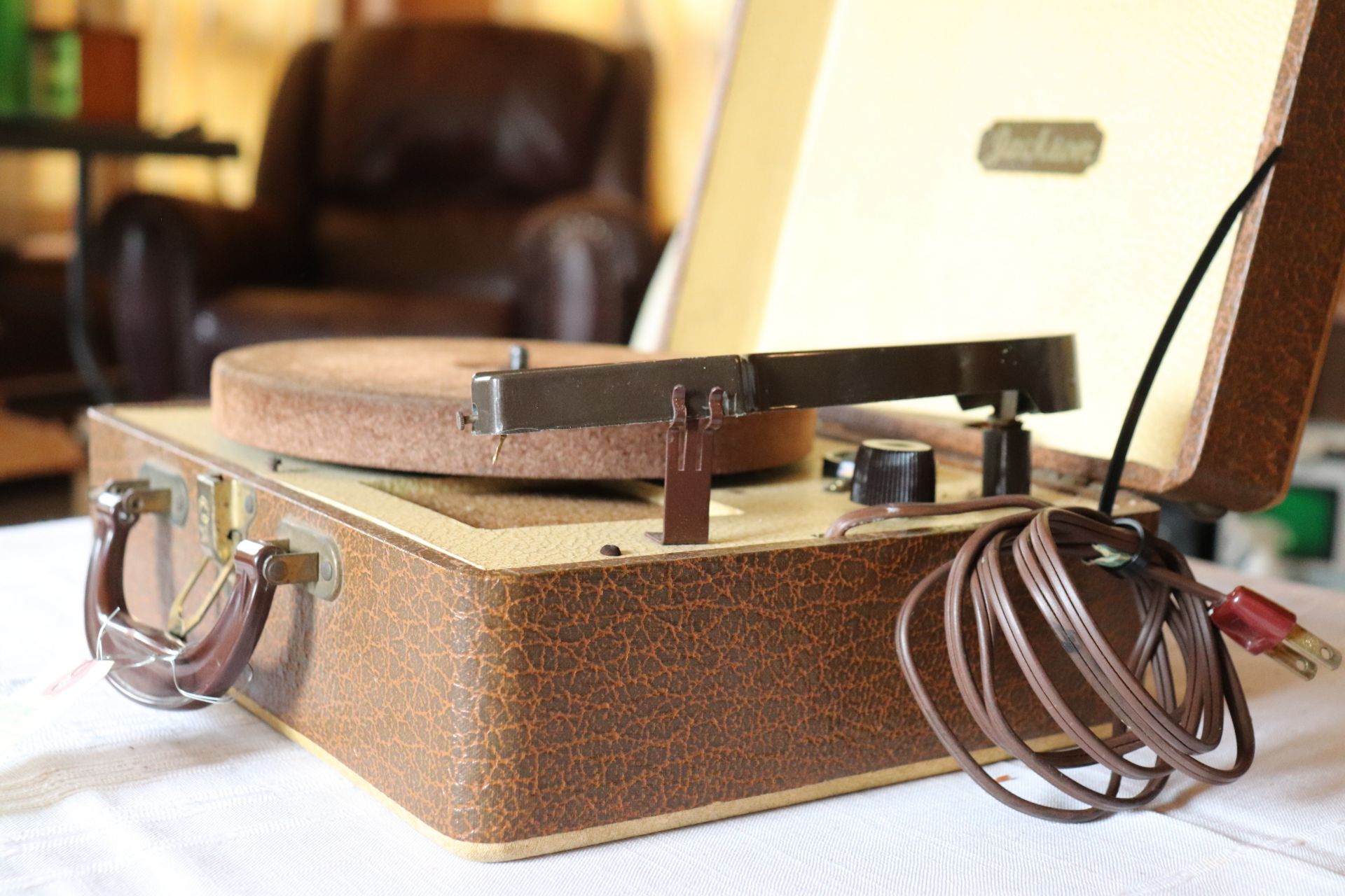 Jackson model JP25 suitcase turntable - Image 3 of 4