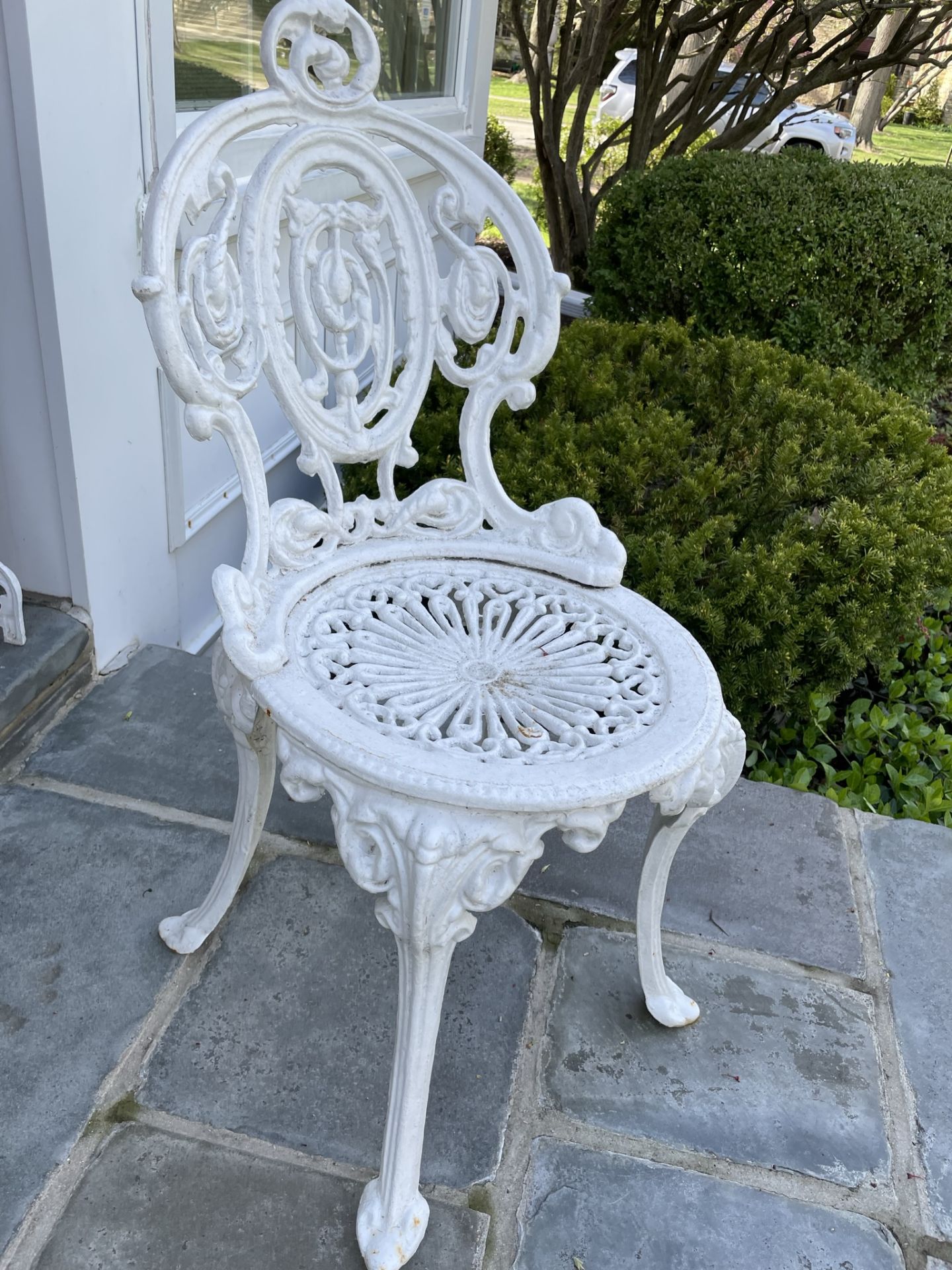 Pair of Victorian style painted white wrought iron chairs - Image 3 of 3