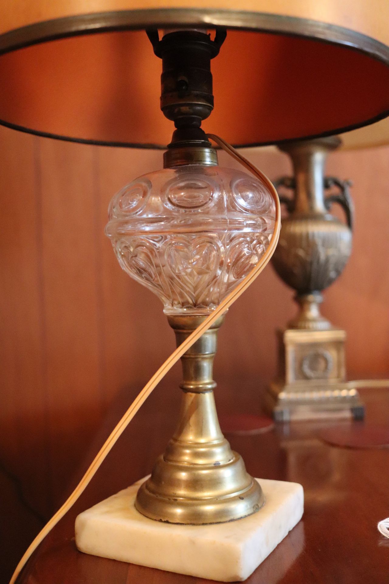 Brass marble and glass table lamp, approximate height 22" - Image 3 of 3