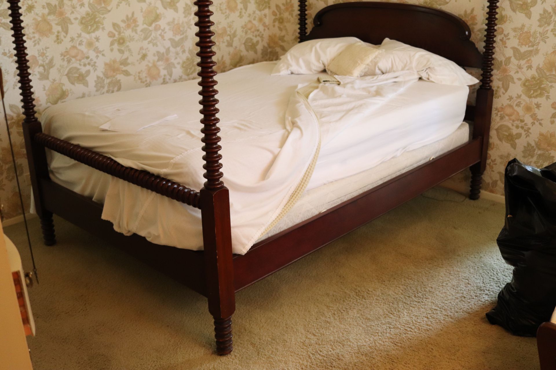 Victorian style mahogany four-poster double bed comprising headboard, footboard and rails - Image 2 of 4