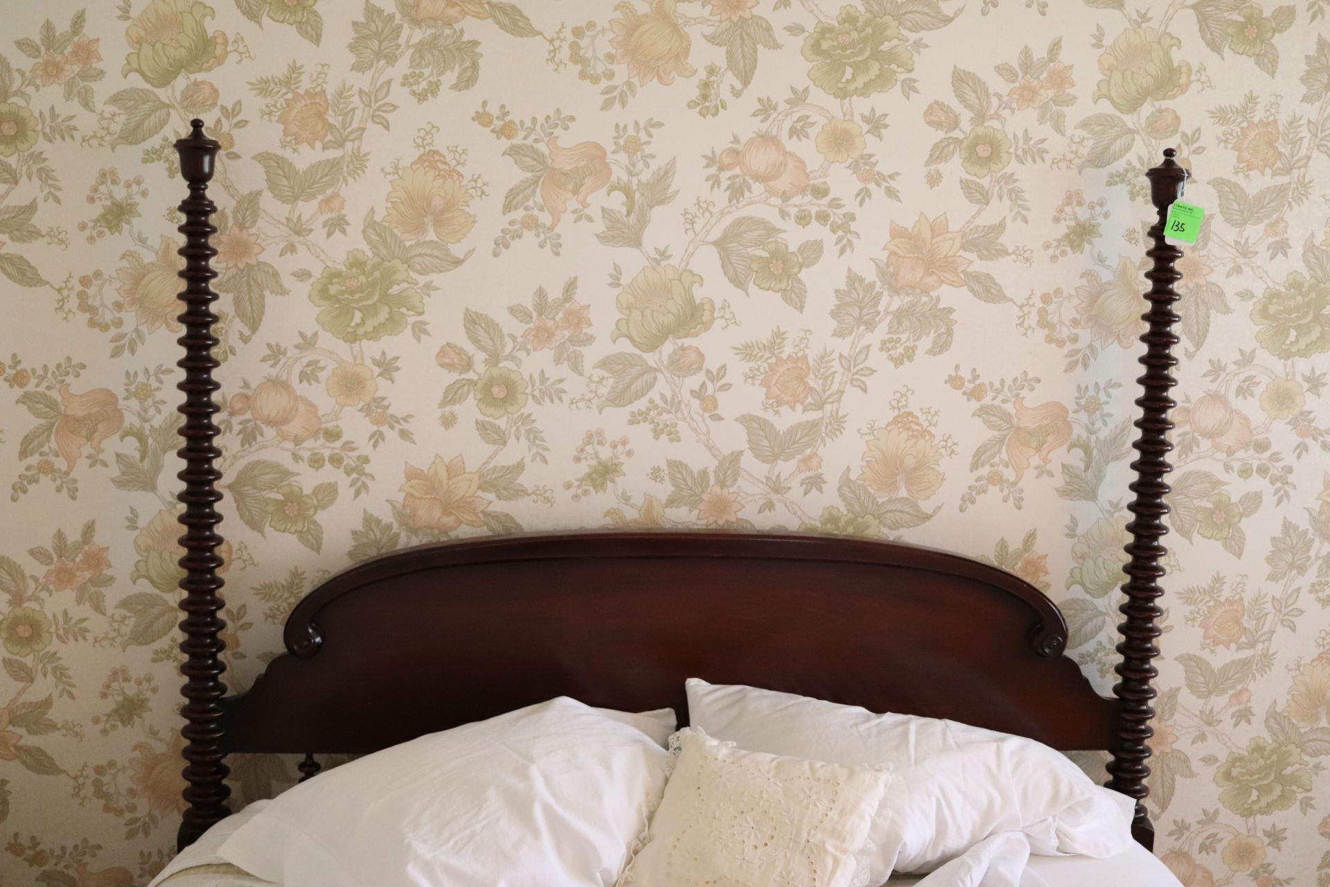 Victorian style mahogany four-poster double bed comprising headboard, footboard and rails - Image 3 of 4