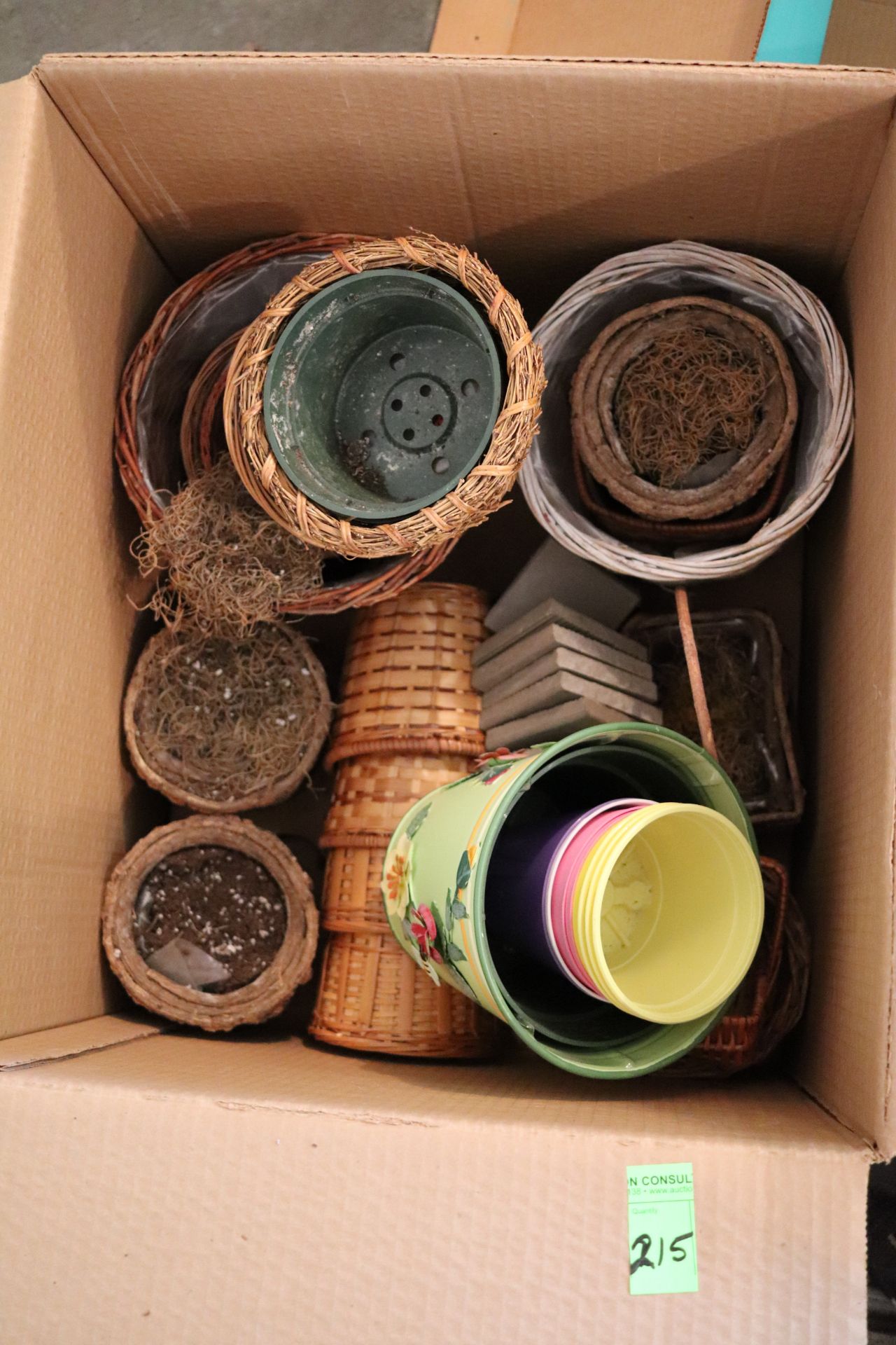 Box of wicker planters