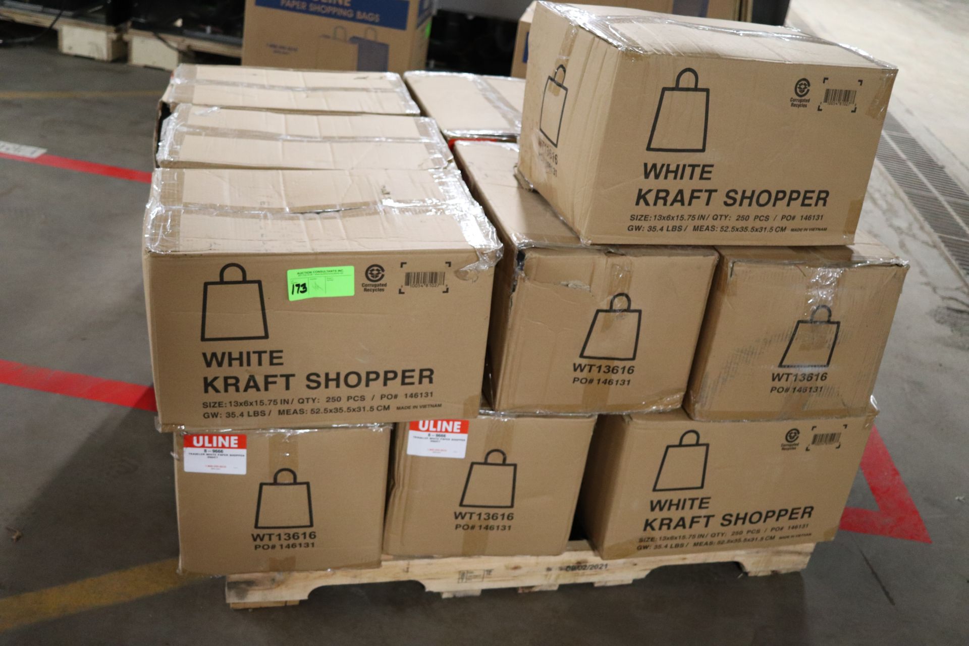 Fourteen cases of white craft shoppers, Uline model S9666, 250 per case
