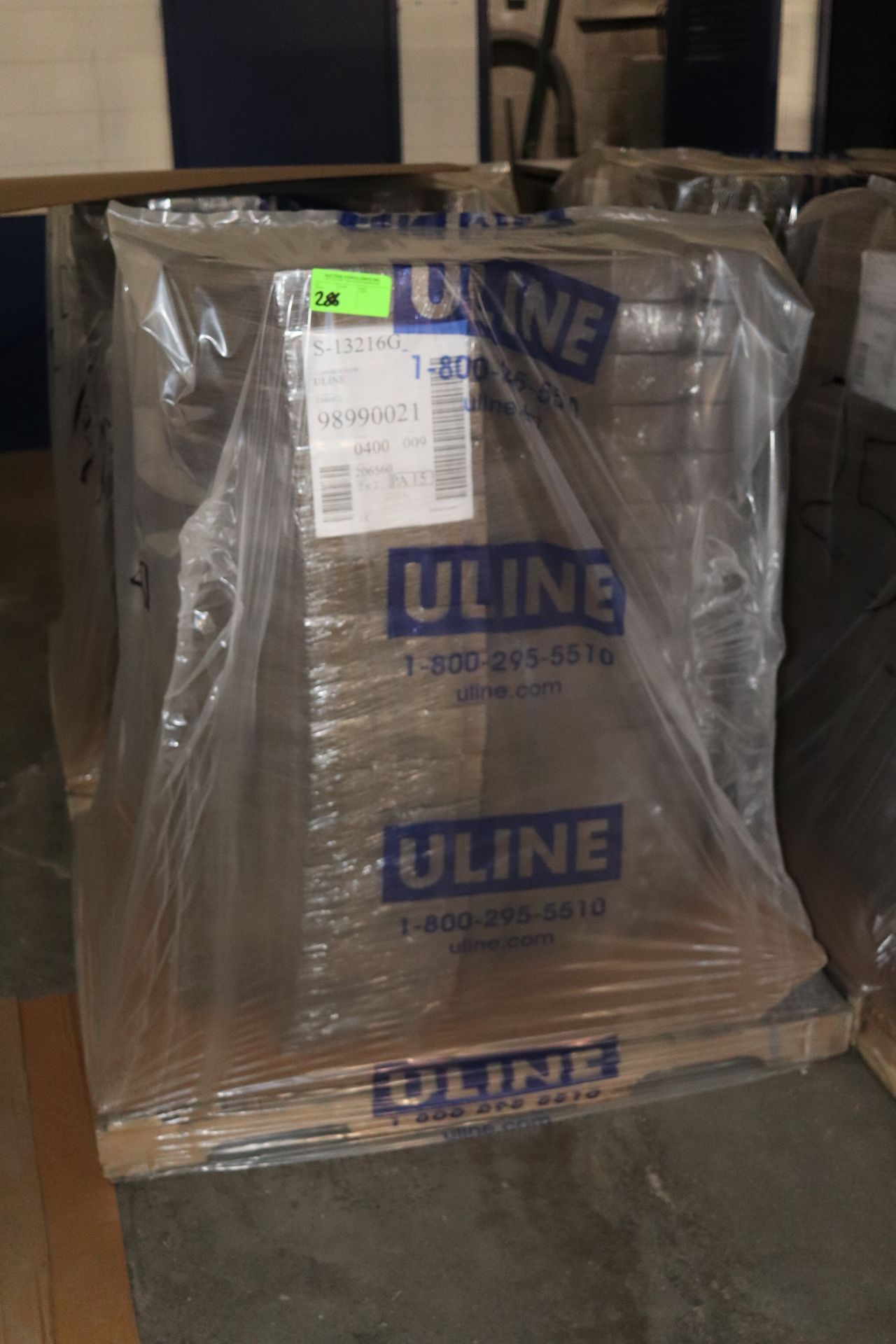 Pallet of Uline S-13216G forest green boxes