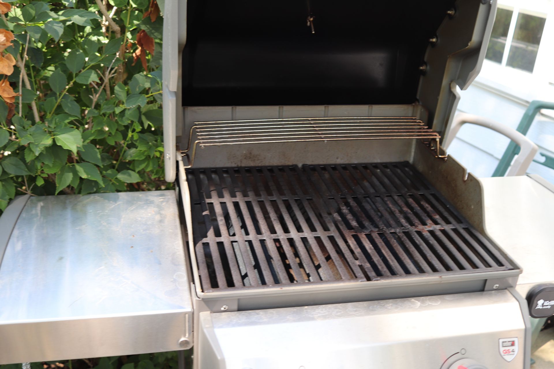 Weber Spirit propane grill - Image 2 of 3