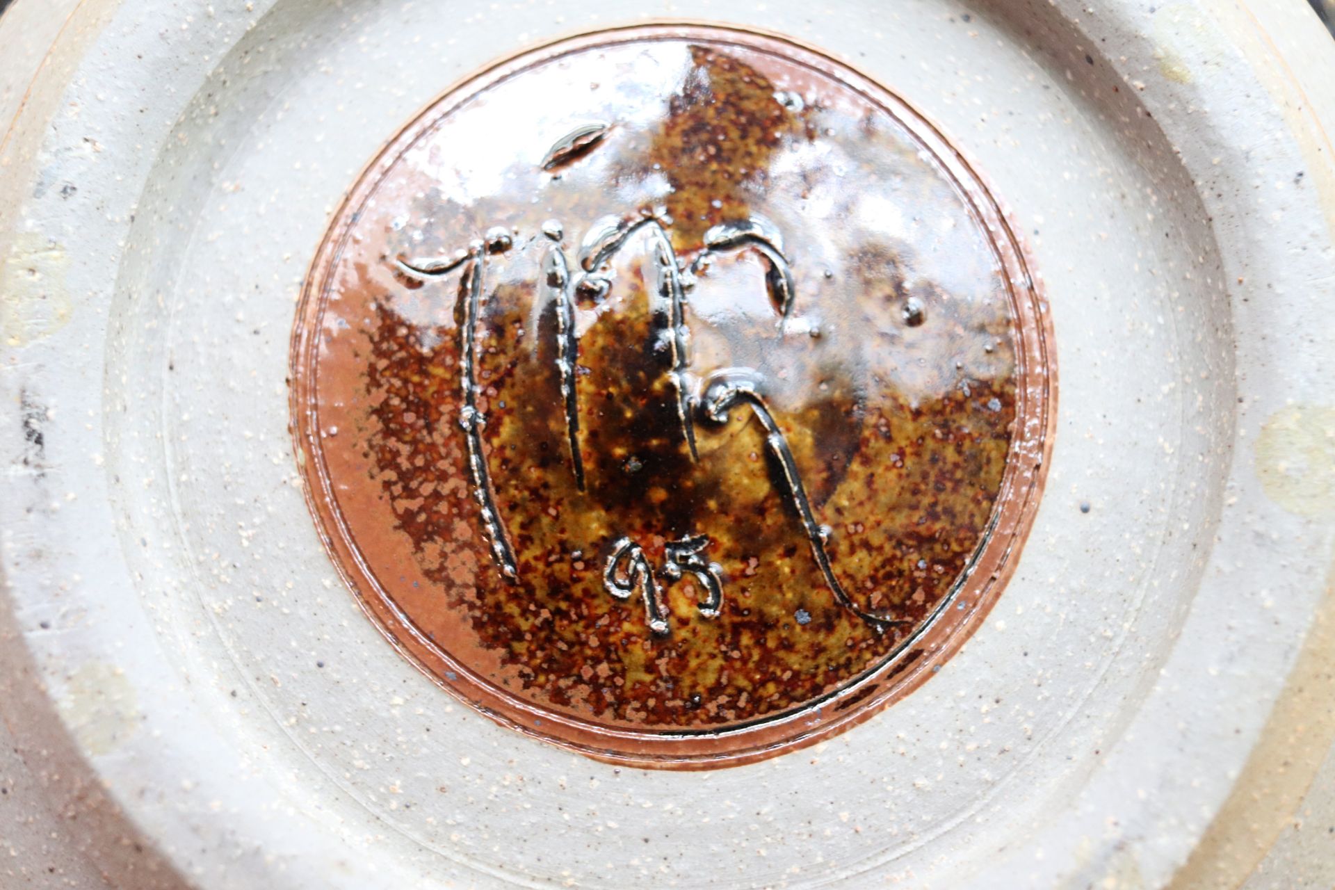 Two pottery pieces: one large bowl and vase - Image 4 of 6